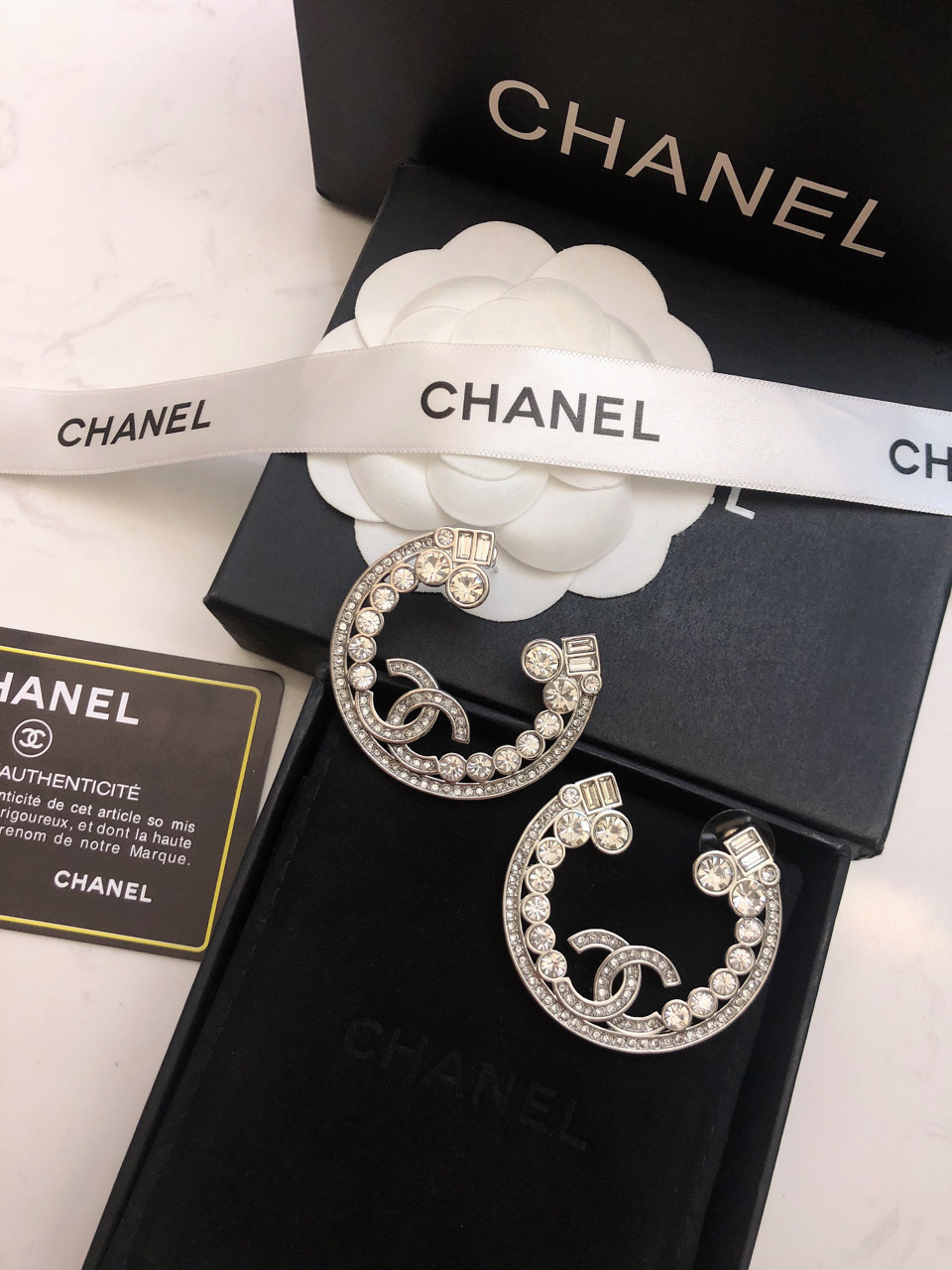 💰p120 Chanel Chanel novos brincos 🌺🎉 925 pino de prata esterlina mais material de latão para construir 🎉 moda brincos longos de borla fresca [agradável] brincos de borla delicados Deixe cada aparência sua ser o foco ~ tendência da moda 050337100- sacos de réplica de alta qualidade