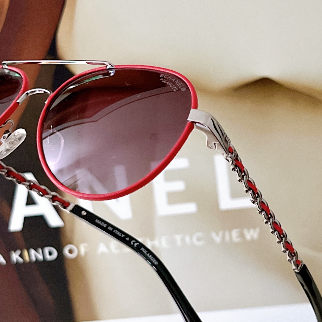 P215 CHANEL Fragrant Grandma Model ch4219-Q Size 59/14-145 Women's flying toadstool Classic iconic chain ⛓ Sheepskin one-piece temples High-end fashion The frames are all made of sheepskin wrapped Lenses are made of classic Polaroid polarized lenses The effect of driving against light and anti-fatigue is very good The official website color clusters are many Come to buy it! 🔝🔝🔝