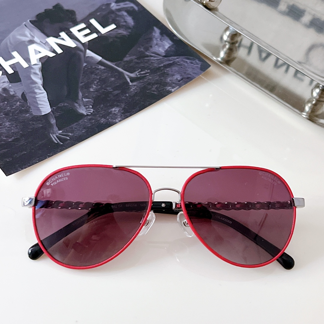 P215 CHANEL Fragrant Grandma Model ch4219-Q Size 59/14-145 Women's flying toadstool Classic iconic chain ⛓ Sheepskin one-piece temples High-end fashion The frames are all made of sheepskin wrapped Lenses are made of classic Polaroid polarized lenses The effect of driving against light and anti-fatigue is very good The official website color clusters are many Come to buy it! 🔝🔝🔝