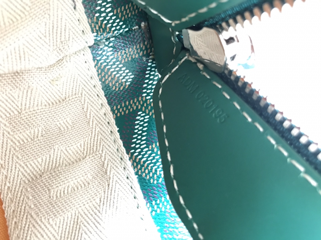 P1720 Goyard green antique bag forme verticale débordant de sensibilité à la mode urbaine simplicité élégante modèle unisexe cool ouverture complète à double zip avec poches à double compartiment longueur de la poignée ajustable à la main ou à l'épaule ! Taille : 35.5*24.5*10cm-Hauts Sacs Faux