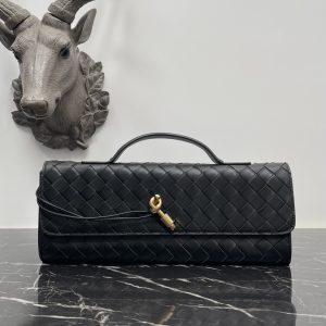 Bottega Veneta Noir Andiamo nouveau design importé original peau de mouton matériau toucher délicat de haut niveau et était l'herbe dure ~ "sac" peut vraiment guérir une centaine de maladies métal et la préparation de la collision de sorte que l'aspect général plus à la mode de haut niveau sens de sa silhouette ligne réinterprétation de la classique traditionnelle presque complètement ne pas choisir des occasions modèles : 3078 Taille : 31*13*3cm-Fabrique de haute couture