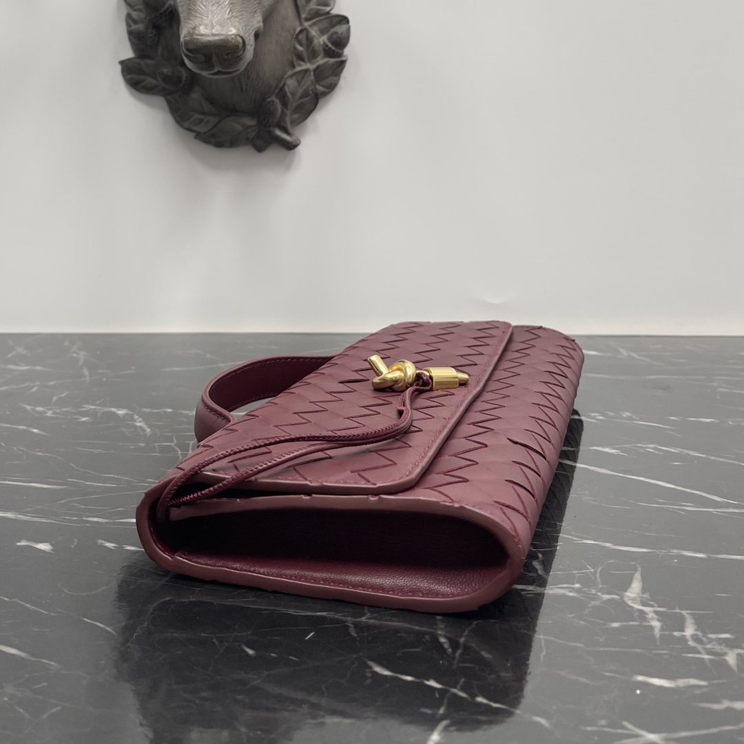 Bottega Veneta bordeaux Andiamo nouveau design importé original peau de mouton matériau toucher délicat de haut niveau et était l'herbe dure ~ "sac" peut vraiment guérir une centaine de maladies métal et la préparation de la collision de sorte que l'aspect général d'un plus à la mode sens de l'ancienneté et sa silhouette ligne réinterprétation de la classique traditionnelle presque complètement impopulaire modèles d'occasions : 3078 Taille : 31*13*3cm-Fabrique de haute couture