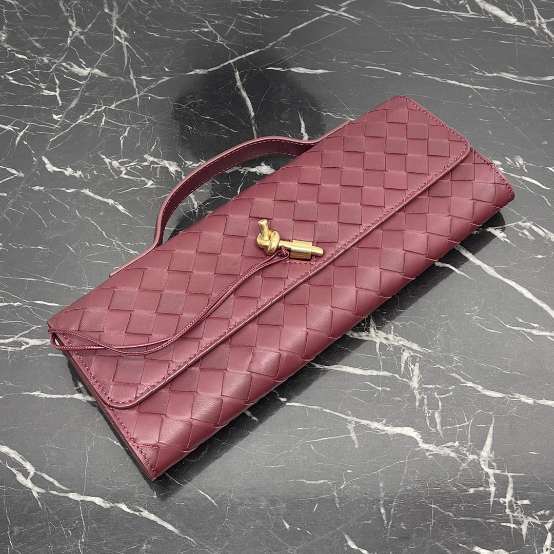 Bottega Veneta bordeaux Andiamo nouveau design importé original peau de mouton matériau toucher délicat de haut niveau et était l'herbe dure ~ "sac" peut vraiment guérir une centaine de maladies métal et la préparation de la collision de sorte que l'aspect général d'un plus à la mode sens de l'ancienneté et sa silhouette ligne réinterprétation de la classique traditionnelle presque complètement impopulaire modèles d'occasions : 3078 Taille : 31*13*3cm-Fabrique de haute couture