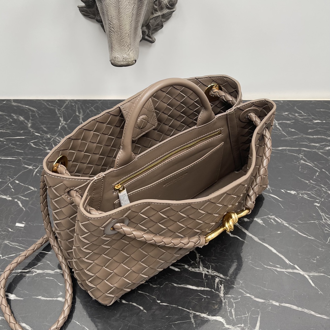 ¡BV Baodiejia caramelo grande Andiamo Tote Bag Esta bolsa es realmente de buen aspecto y bueno para usar el conjunto de 4 tipos de espalda 🥳✅ Simplemente no huelen demasiado bien 🥰 Realmente elegante y práctico ✅ Mango y bolso perfecta integración de la totalidad de las líneas de cuero de piel de cordero suave artesanía Bing multiplicar el uso de materias primas de primera calidad propósito! Debido a que estamos hechos a mano cada tejido entrecruzado contiene insustituibles exquisitas habilidades de tejido 🎨 Modelo N º: 6025 Tamaño: 29 * 10 * 18 - fábrica de alta imitación