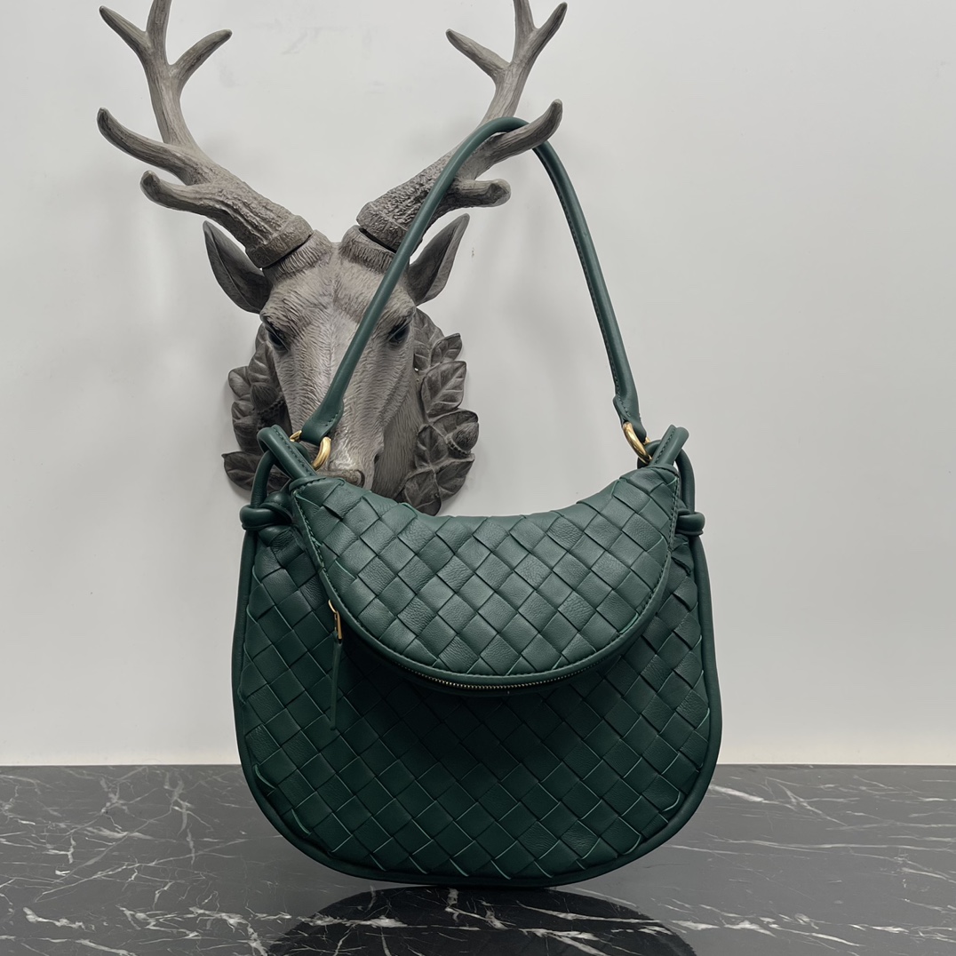 Bottega Veneta Small Emerald Gemelli Uma bolsa de axilas muito quente 🔥 design exclusivo de meia-lua é muito reconhecível! Shu Qi com o mesmo modelo ✨ A bolsa dupla tem um zíper removível em meia-lua com um senso de design ao mesmo tempo, mas também com uma boa combinação para tornar as pessoas brilhantes Design estrutural único para atender às necessidades de diferentes ocasiões Pequeno Modelo nº: 8004 Tamanho: 24,5 * 7 * 19cm - alta imitação de fábrica