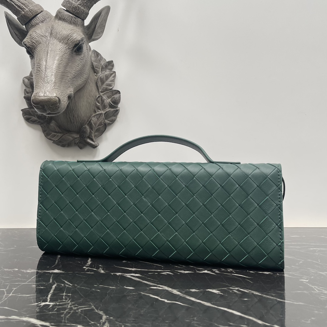 Bottega Veneta Green Andiamo new design imported original sheepskin material touch delicate high-level delicate and was hard grass ~ "bag" can really cure a hundred diseases metal and preparation of the collision so that the overall look more fashionable sense of seniority and its silhouette line re-interpretation of the traditional classic almost completely unpicky occasions Model No. 3078 size 31*13*3cm: 3078 Size: 31*13*3cm-High imitation factory