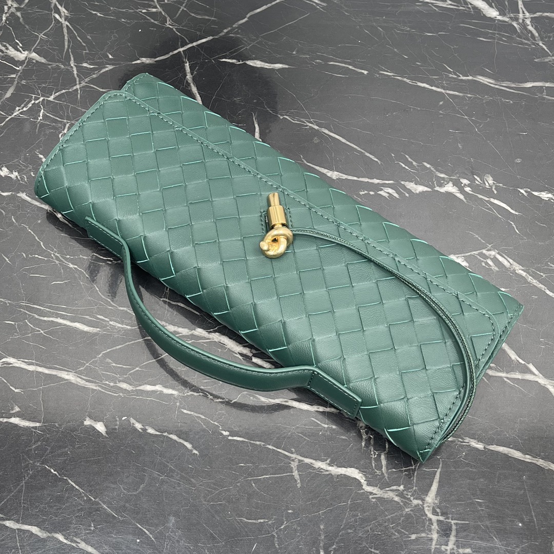 Bottega Veneta Green Andiamo new design imported original sheepskin material touch delicate high-level delicate and was hard grass ~ "bag" can really cure a hundred diseases metal and preparation of the collision so that the overall look more fashionable sense of seniority and its silhouette line re-interpretation of the traditional classic almost completely unpicky occasions Model No. 3078 size 31*13*3cm: 3078 Size: 31*13*3cm-High imitation factory