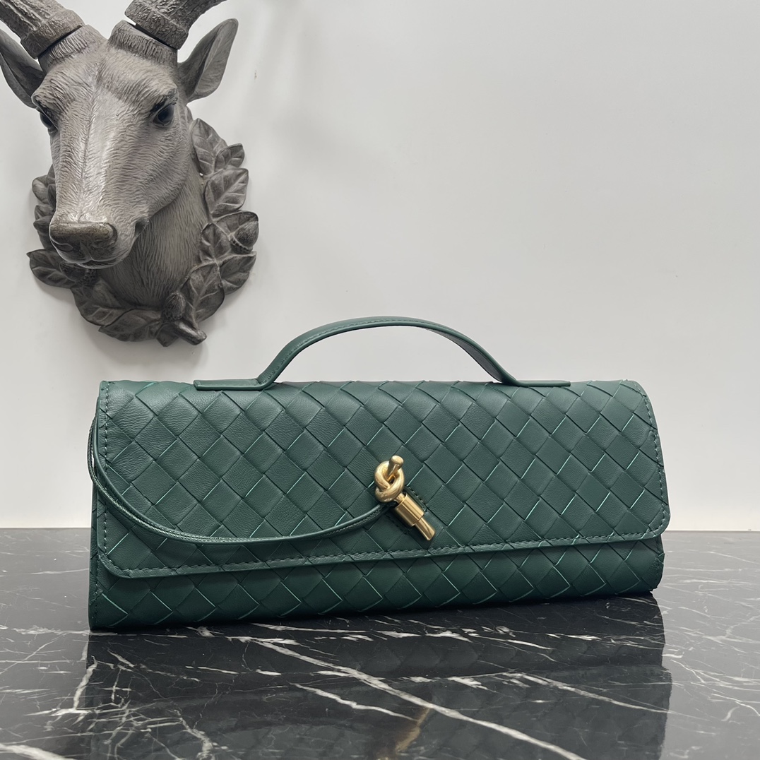 Bottega Veneta Green Andiamo new design imported original sheepskin material touch delicate high-level delicate and was hard grass ~ "bag" can really cure a hundred diseases metal and preparation of the collision so that the overall look more fashionable sense of seniority and its silhouette line re-interpretation of the traditional classic almost completely unpicky occasions Model No. 3078 size 31*13*3cm: 3078 Size: 31*13*3cm-High imitation factory