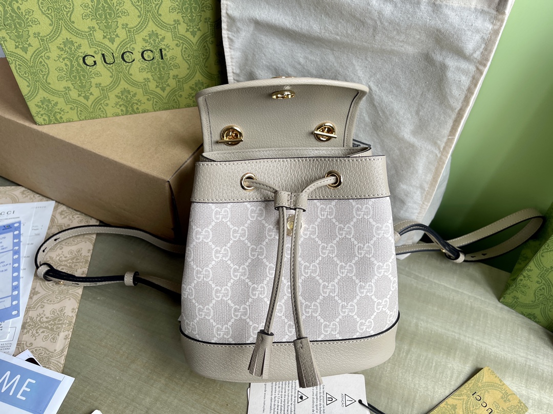 Model: 795221 Size: 20.5/20/12 P1560 The Ophidia collection blends the essence of Gucci's heritage with modern design to present an eye-catching new addition to the Ophidia collection.This backpack is crafted in beige and white GG Supreme canvas with a classic webbing design that is infused with the brand's heritage.Adjustable shoulder straps add a modern touchBeige and white GG Supreme canvasOatmeal color Leather pipingGold tone hardwareRed and green striped webbingBrown cotton linen liningDouble G handlesHigh: 6cmAdjustable leather shoulder straps (length adjustable between 31cm and 35cm)-High-fashion factory