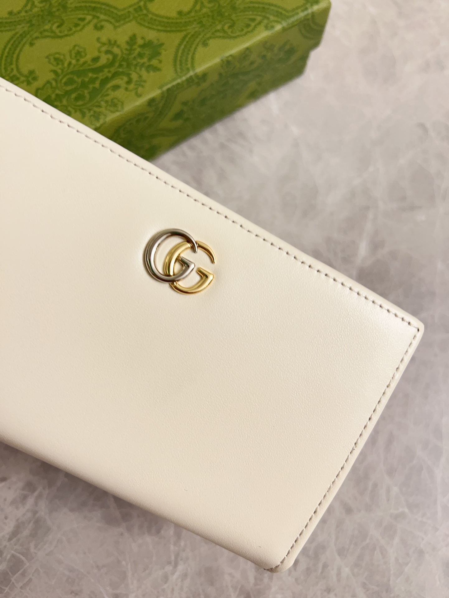 P420 Gucci latest wallet original factory calfskin 🍀🍀 embellished with two-tone classic double G logo 🍀🍀 Model: 790063 Size: 18 cm x 14 cm x 3 cm Italian Creation - High-impression factory