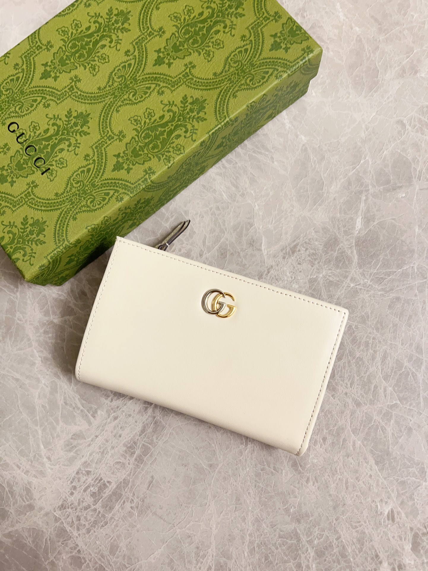 P420 Gucci latest wallet original factory calfskin 🍀🍀 embellished with two-tone classic double G logo 🍀🍀 Model: 790063 Size: 18 cm x 14 cm x 3 cm Italian Creation - High-impression factory