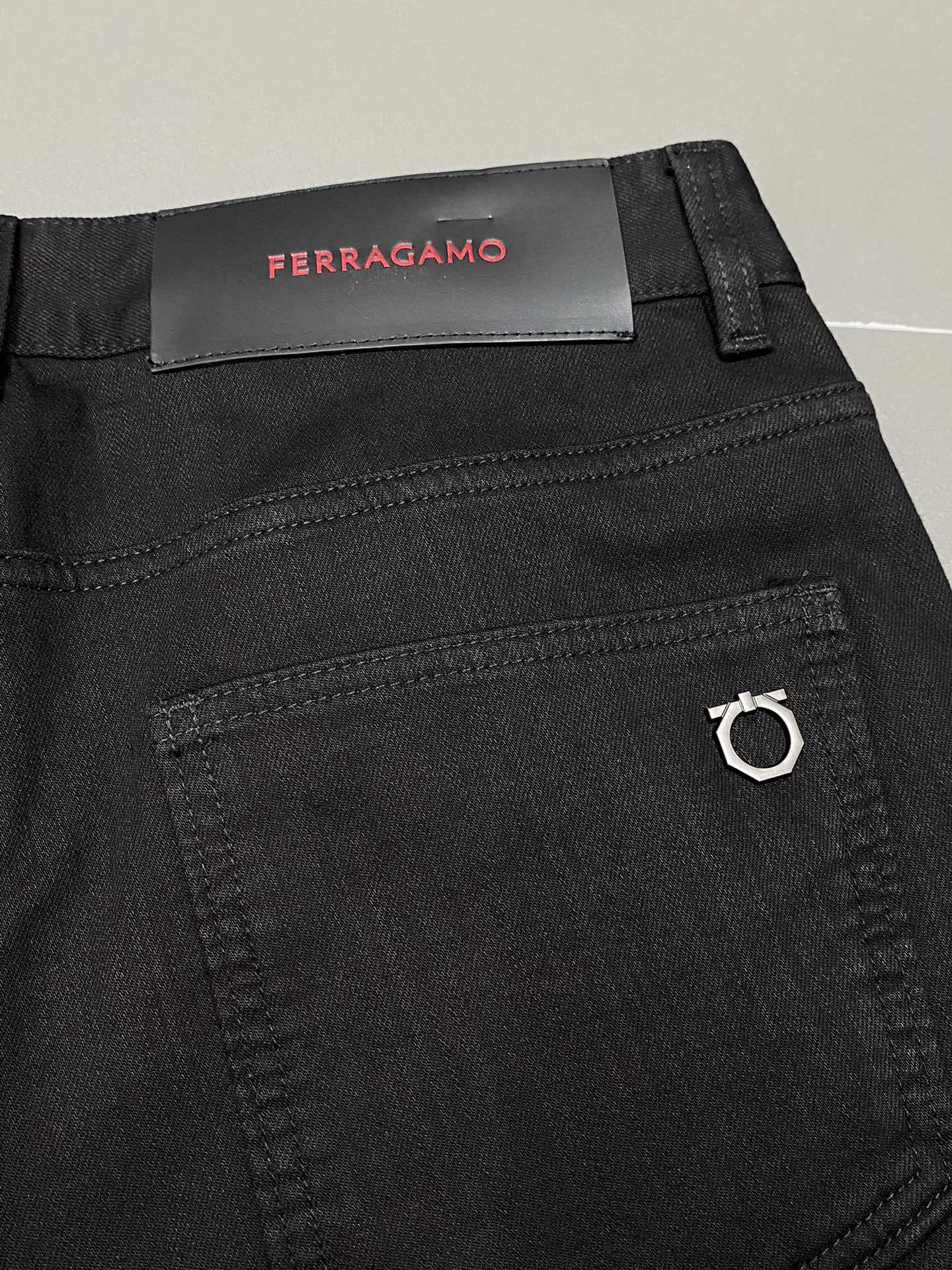 ¡P660FERRAGAMO Ferragamo 💥 Exclusivo nuevo vaqueros casuales versión de gama alta! ¡Contador de tela a medida Transpirable comodidad de alta detalles impecables elementos de marca concepto de diseño refleja la alta calidad se siente delicado y suave! ¡Presentación de sastrería casual en la forma del cuerpo es magnífico! Yardage: 30-38