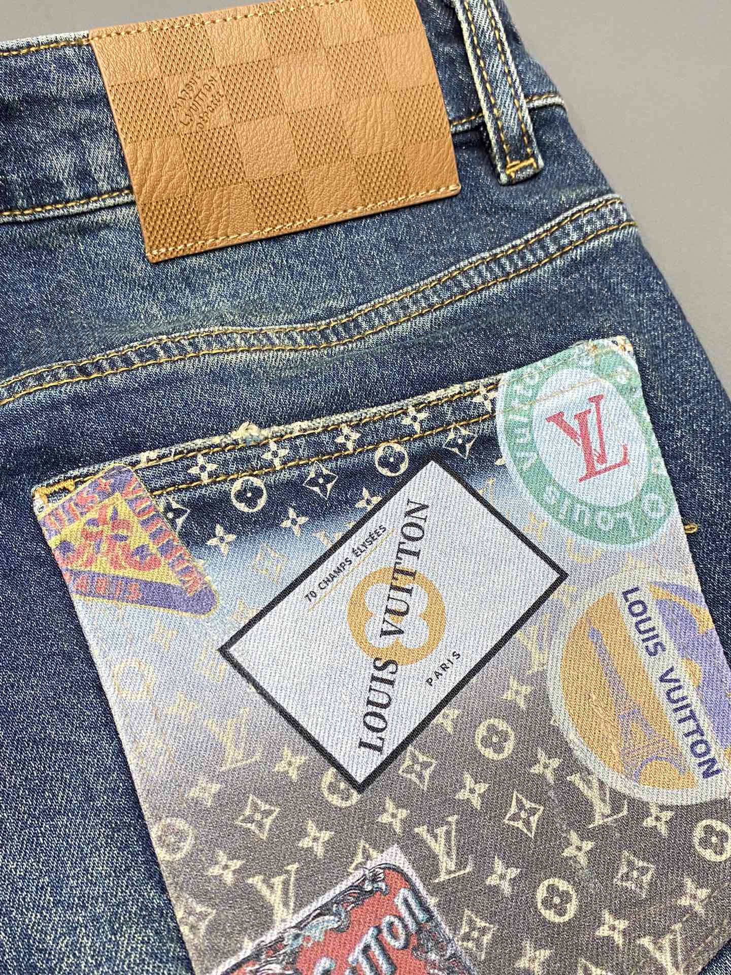 P580 Louis Vuitton Louis Vuitton💥 Exclusive exclusive new casual jeans👖 ハイエンドバージョン！カウンターカスタムファブリック 通気性の良い快適な高い非の打ちどころのないディテール ブランド要素の設計コンセプトは、高品質の感触を反映 繊細で柔らかい！体型に合わせたカジュアルな仕立てが秀逸です！ヤード数：29-38-ハイファッションバッグ