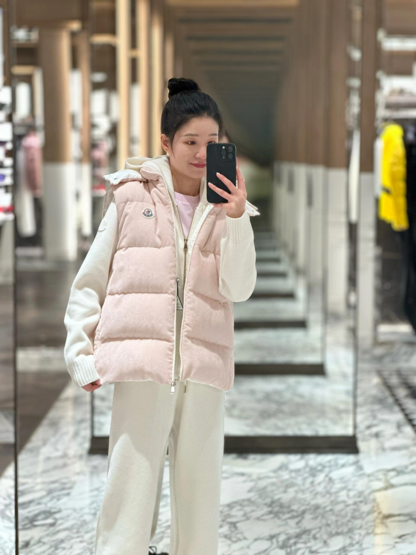 P1000 Moncler 24Fw início do outono novo Agelao corduroy down colete jaqueta (com placa de luz sem logotipo pode ser ao vivo) 丨 esquema de cores macaroon é apenas muito alta classe e boa aparência la! O capuz é removível! O capuz é removível, e o estilo da menina é um bonito, redutor de idade, padrão nacional 90 pato branco para baixo enchimento!  Os acessórios de hardware originais marca original padrão original de apoio completo! Em stock S/M/L