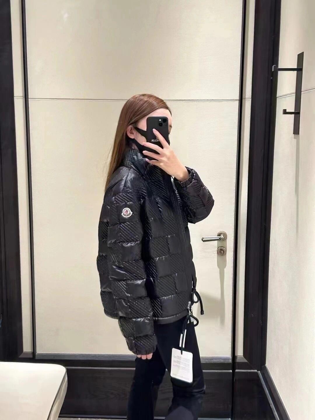 ¡💰P1320 Moncler 24Fw Otoño e invierno nuevo clásico de pie cuello cremallera de pie cuello ajedrez Check Down Jacket丨National Standard 90 blanco ganso abajo relleno! ¡Ligero cálido y confortable! El hardware original De alta calidad ❗ limpio y guapo en el cuerpo Absolutamente un armario imprescindible A la venta S / M / L