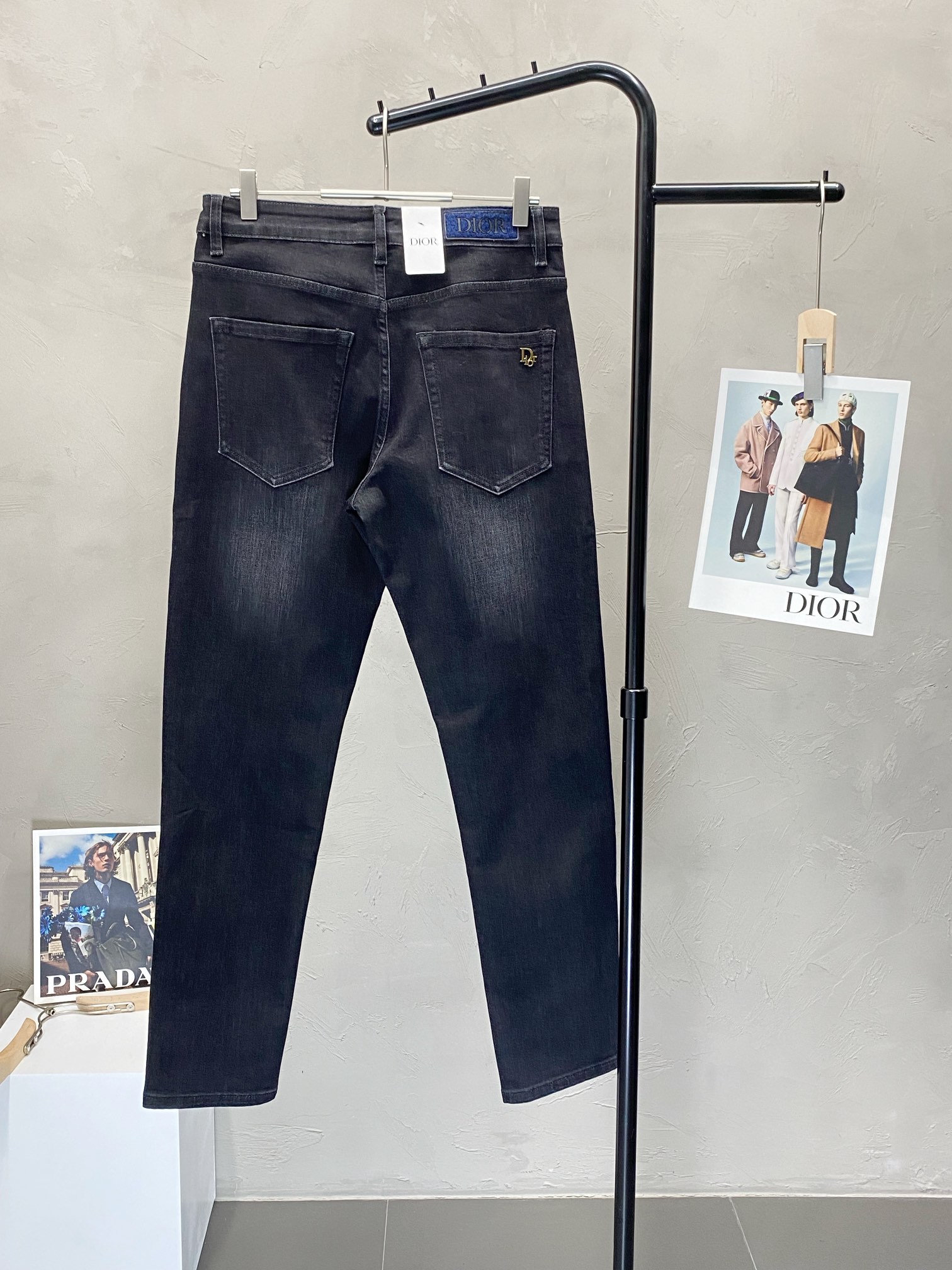 P560 Dior Dior 💥 Exclusivo exclusivo novo jeans casual Versão de alta qualidade! Contador tecido personalizado Conforto respirável detalhes impecáveis alta marca elementos conceito de design reflete alta qualidade sentir delicado e macio! A alfaiataria casual apresentada na forma do corpo é excelente! Tamanho: 28-38