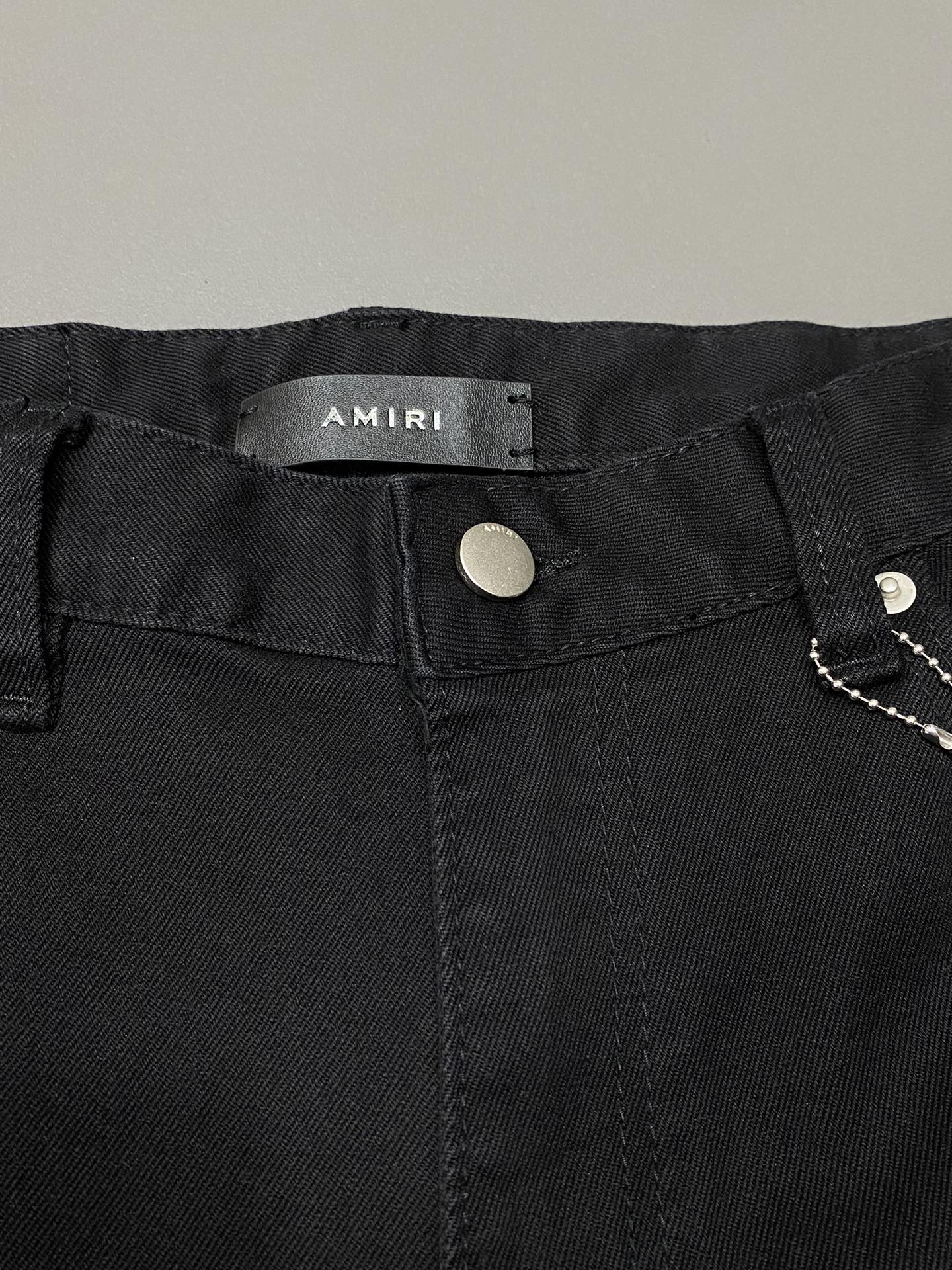 P580 AMIRI💥 Exclusivo exclusivo novo jeans casual Versão de alta qualidade! Contador tecidos personalizados Conforto respirável com detalhes impecáveis Elementos da marca conceitos de design refletindo alta qualidade Sensação delicada e macia! Apresentar alfaiataria casual forma superior do corpo soberba! Metragem: 28-38 sacos de alta costura