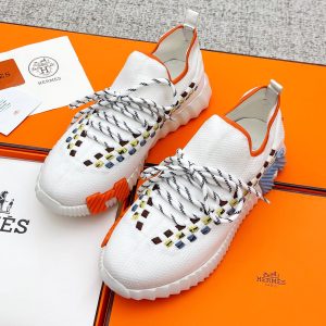 Sapatilhas casuais Hermes Flex! Parte superior em malha com pormenores em tecido Boluc Sola ultraleve em cores contrastantes Excelente relação qualidade/preço Excelente conforto para homem e mulher! Cores: preto, branco, azul, cinzentoTamanho: 35-45 P760-Fábrica de alta costura