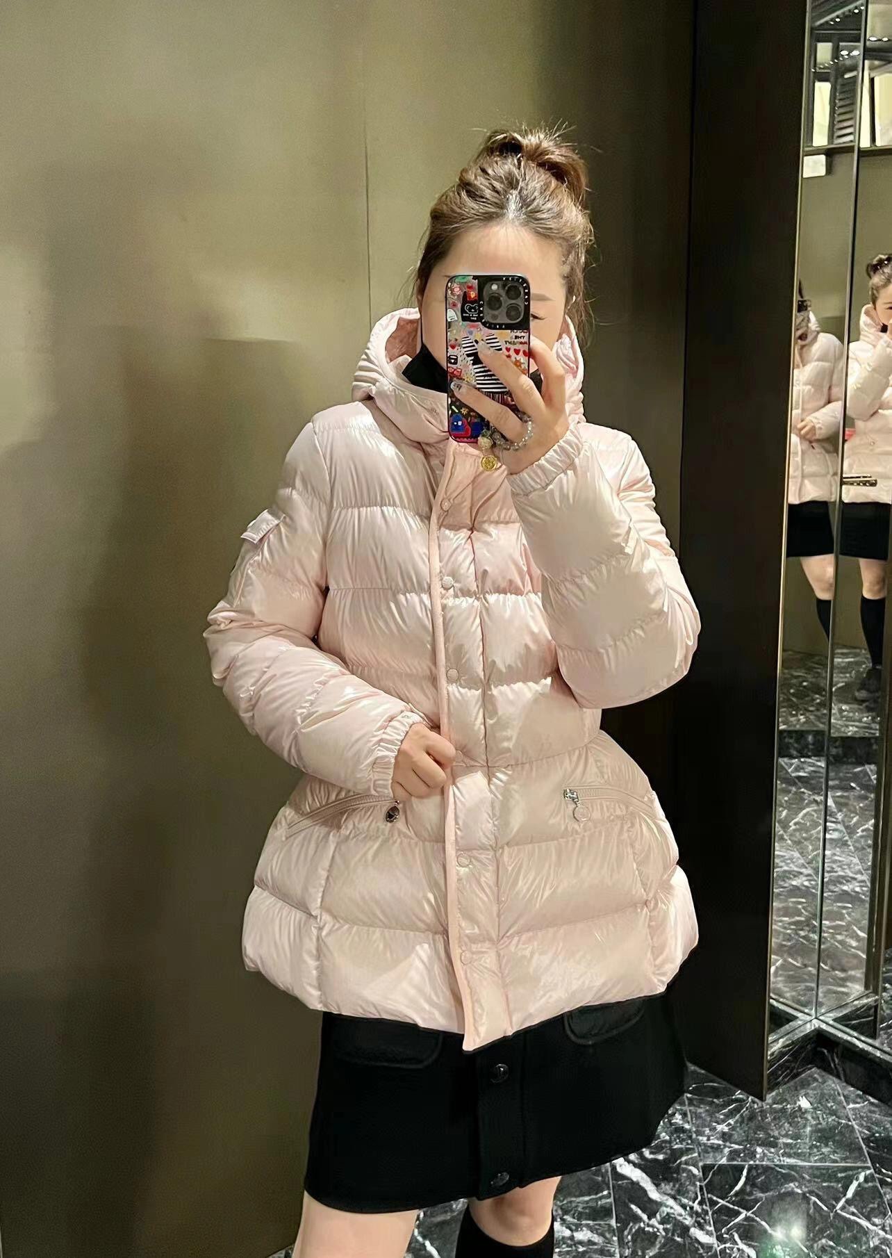 💰P1340 Moncler24FW الخريف والشتاء الجديد BARANTE سترة قصيرة القسم القصير المخصر أسفل السترة 丨 لا يكون مظهر الخصر الصغير جميلًا جدًا 🥰 نسيج أوليفين النايلون المطلي بالورنيش ويظهر أيضًا عناية عصرية وجيدة! لكمة فرعية مطلقة تمامًا! المعيار الوطني 90 حشوة البط الأبيض القياسية الوطنية 90 حشوة البط الأبيض الشحن الكامل الفائق النزاهة الكاملة الكاملة ~ لا يتقلص السوق أبدًا! الدفء لا مثيل له! 🤩 أنلي بقوة! في المخزون S/M/L