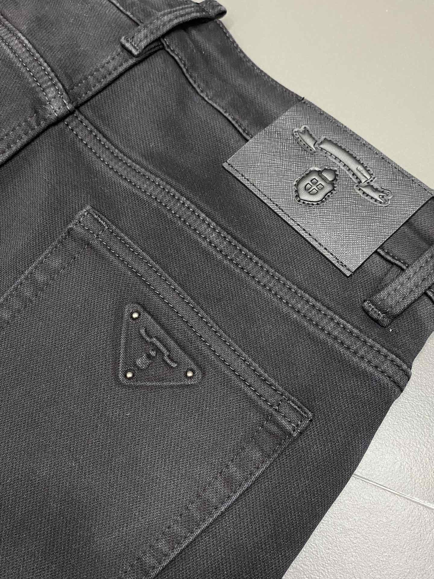 P570 Dior Dior 💥 Exclusive exclusive new Slim straight jeans high-end version ! Contre personnalisé tissu Respirant confort élevé détails impeccables éléments de marque conception reflète haute qualité sensation délicate doux ! Présenter tailoring décontracté sur la forme du corps est superbe ! 👍Yardage : 29-38