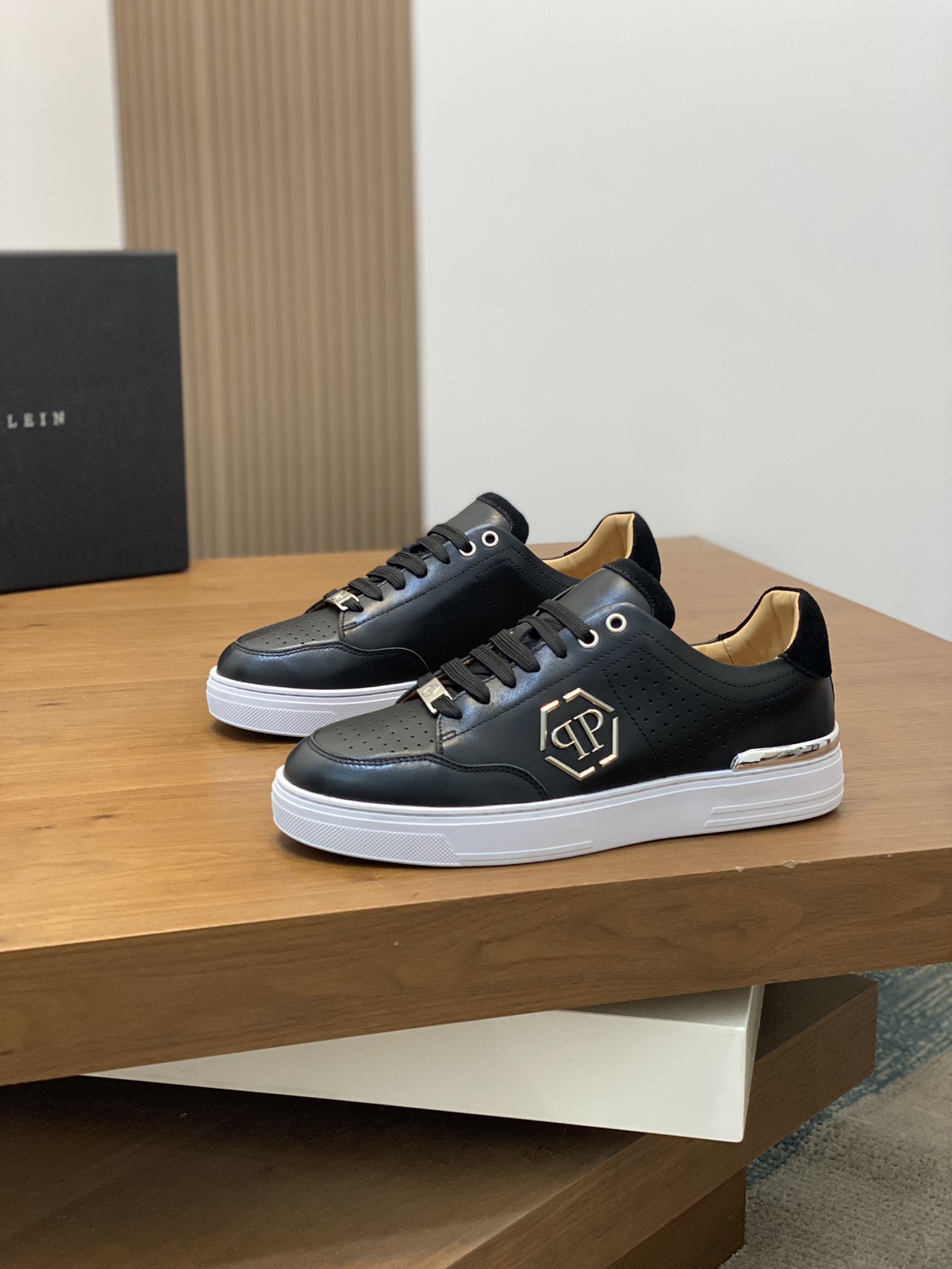 P760 PhiliPP Plein Allemagne PP Phili site officiel nouvelles chaussures pour hommes forme parfaite pour construire 🔥 cuir de vache supérieure doublure en cuir de vache. Semelle extérieure originale en caoutchouc résistant à l'usure 🔱 Chaussures plein de sens tridimensionnel de haute qualité sans perdre le goût de la mode, la nouveauté ! L'accent absolu de la verge 39-44 (38, 45 à la commande).