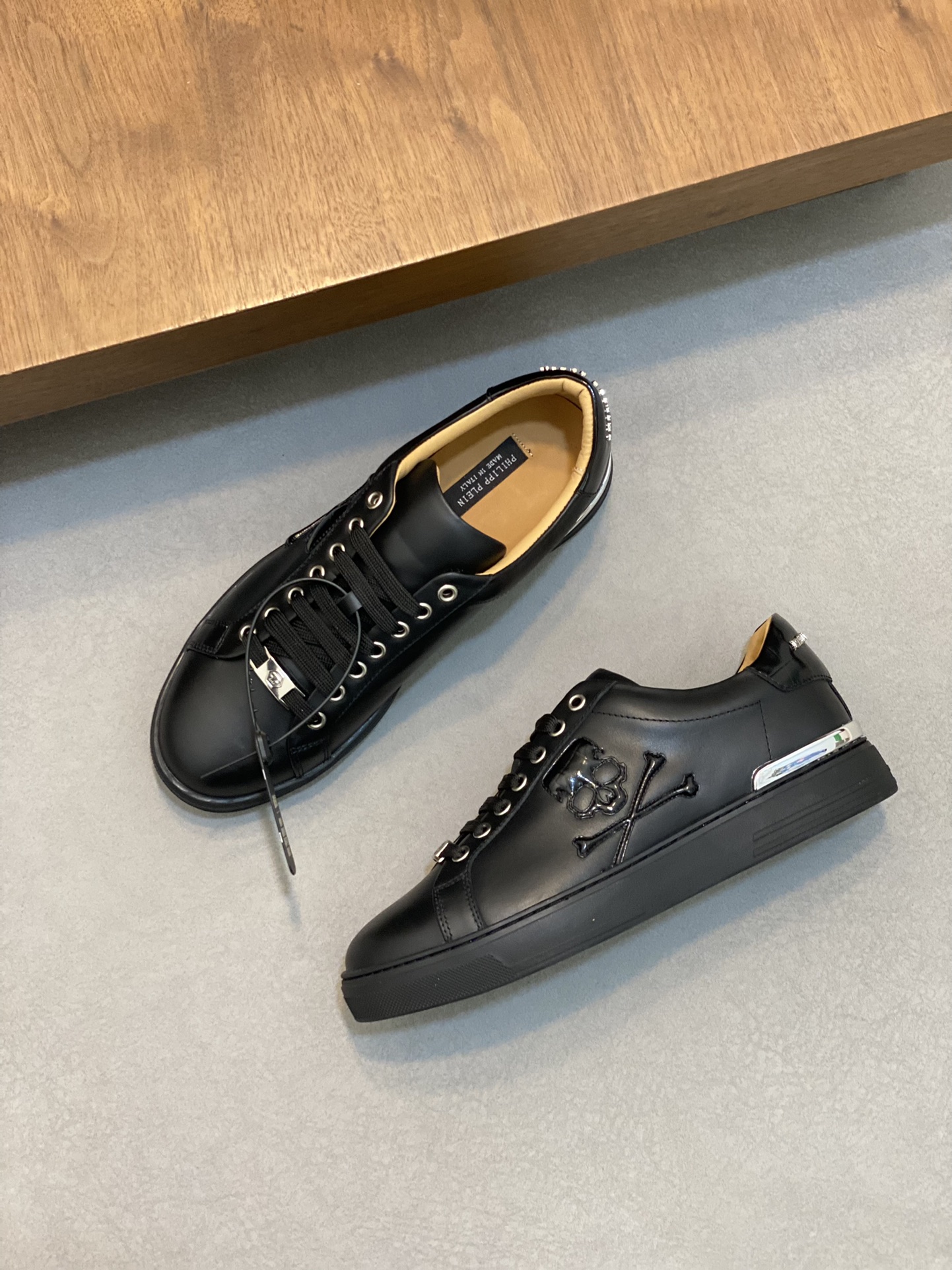 P760 PhiliPP Plein Alemanha PP Phili site oficial novos sapatos masculinos forma perfeita para construir 🔥 couro de vaca superior forro de couro de vaca. Sola original de borracha resistente ao desgaste 🔱 Sapatos cheios de senso tridimensional de alta qualidade sem perder o gosto da moda, novidade! O foco absoluto da metragem 39-44 (38, 45 para encomendar)