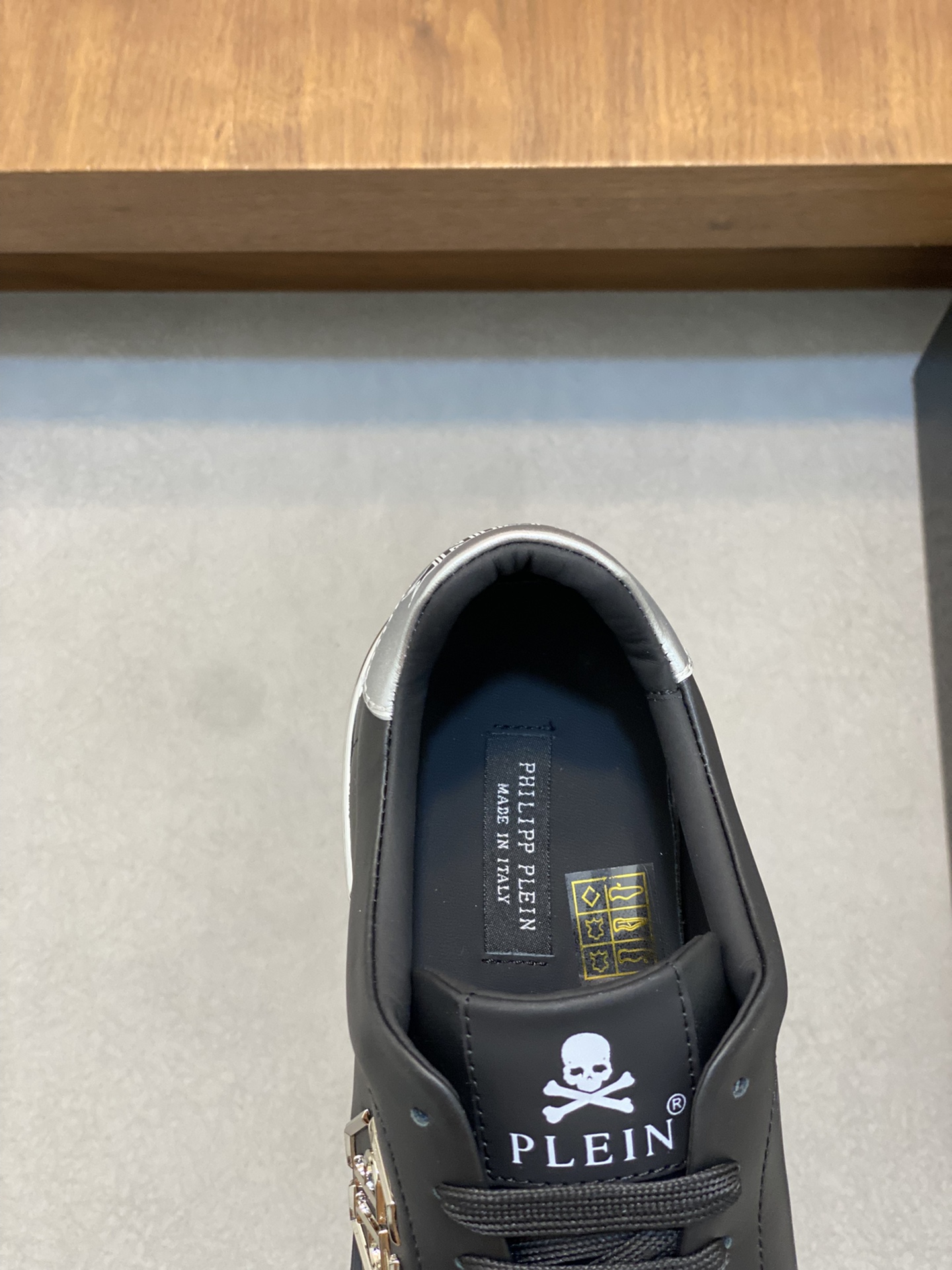 P720 PhiliPP Plein Germany PP Phili official website new men's shoes perfect shape to build 🔥 cowhide upper cowhide lining. Original rubber wear-resistant outsole 🔱 Shoes full of three-dimensional sense of full high-grade without losing taste fashion, novelty! Absolute focus code 39-44 (38, 45 customized)