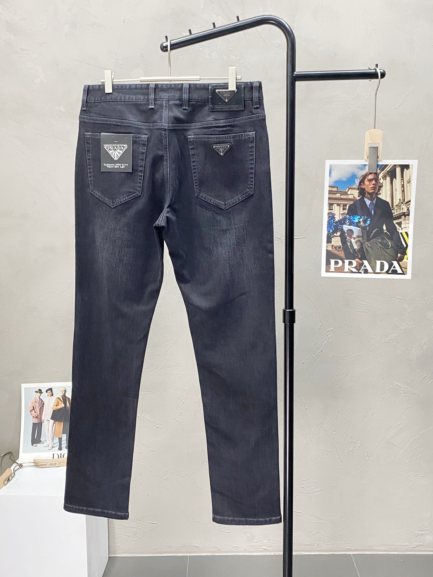 Image [2]-P520 Prada Prada💥 Exclusive exclusive new jeans👖 High-end version! Counter customized fabrics Breathable comfort high impeccable details brand elements design concepts reflecting high quality feel delicate and soft! Presenting casual tailoring on the body shape is superb! 👍 yards: 29-40-high-fashion bags