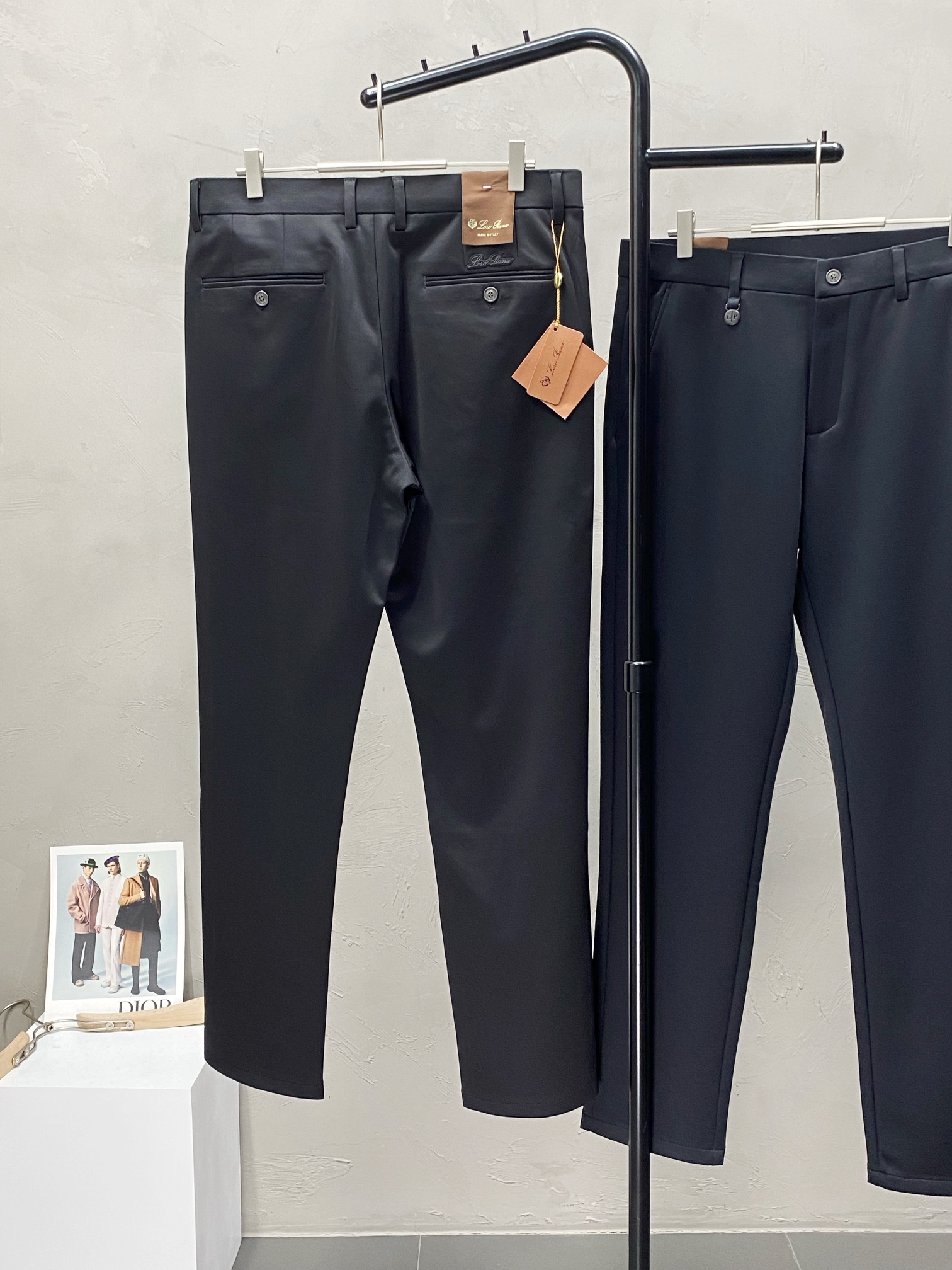 P500 LP-Loro Piana Noyo Piana 💥 Exclusive exclusive new casual pants High-end version! Counter customized fabrics Breathable comfort high impeccable details brand elements design concept reflects high quality feel delicate and soft! Presenting casual tailoring upper body shape is superb! 👍Yardage: 29-40