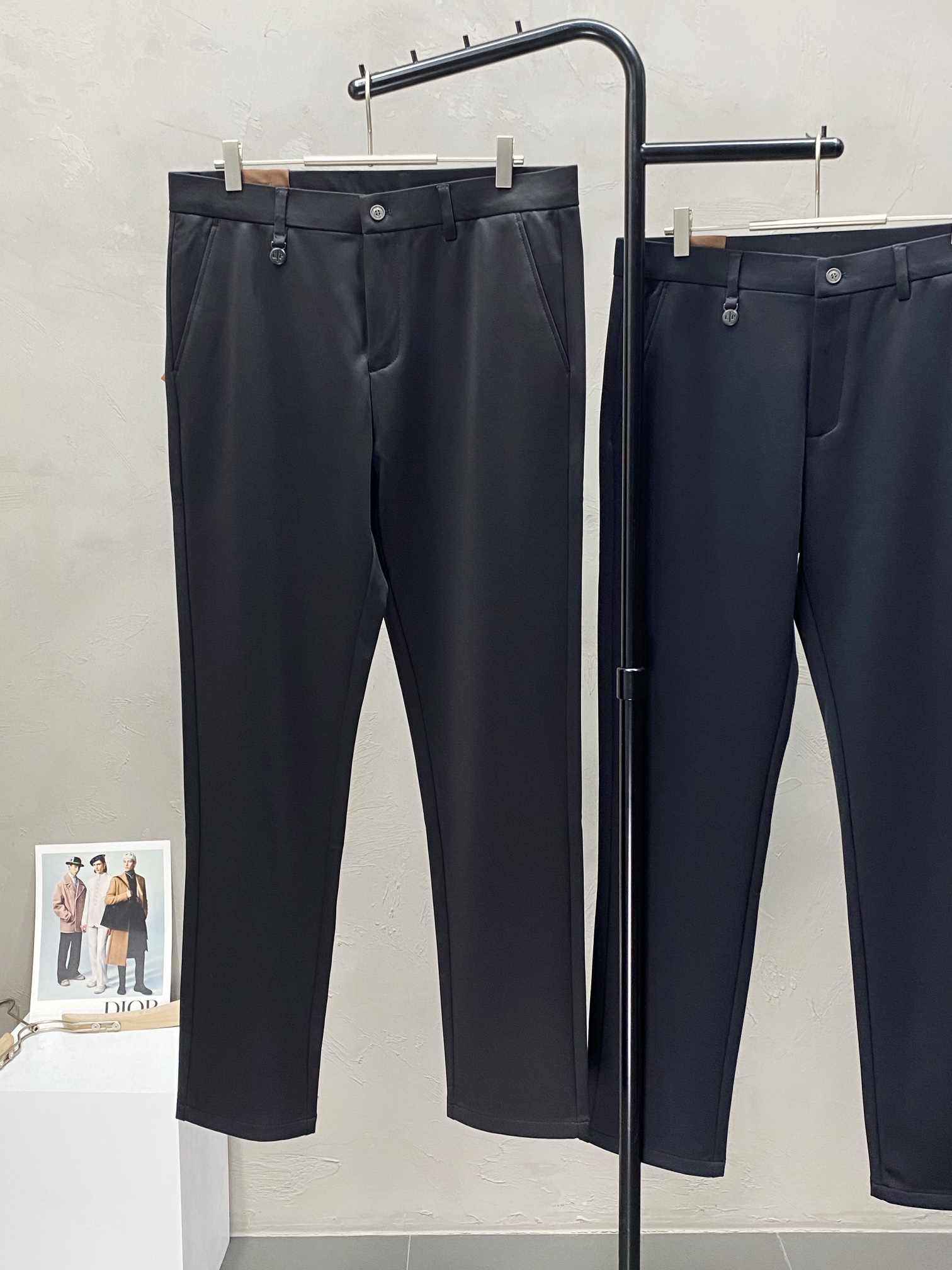 P500 LP-Loro Piana Noyo Piana 💥 Exclusive exclusive new casual pants High-end version! Counter customized fabrics Breathable comfort high impeccable details brand elements design concept reflects high quality feel delicate and soft! Presenting casual tailoring upper body shape is superb! 👍Yardage: 29-40