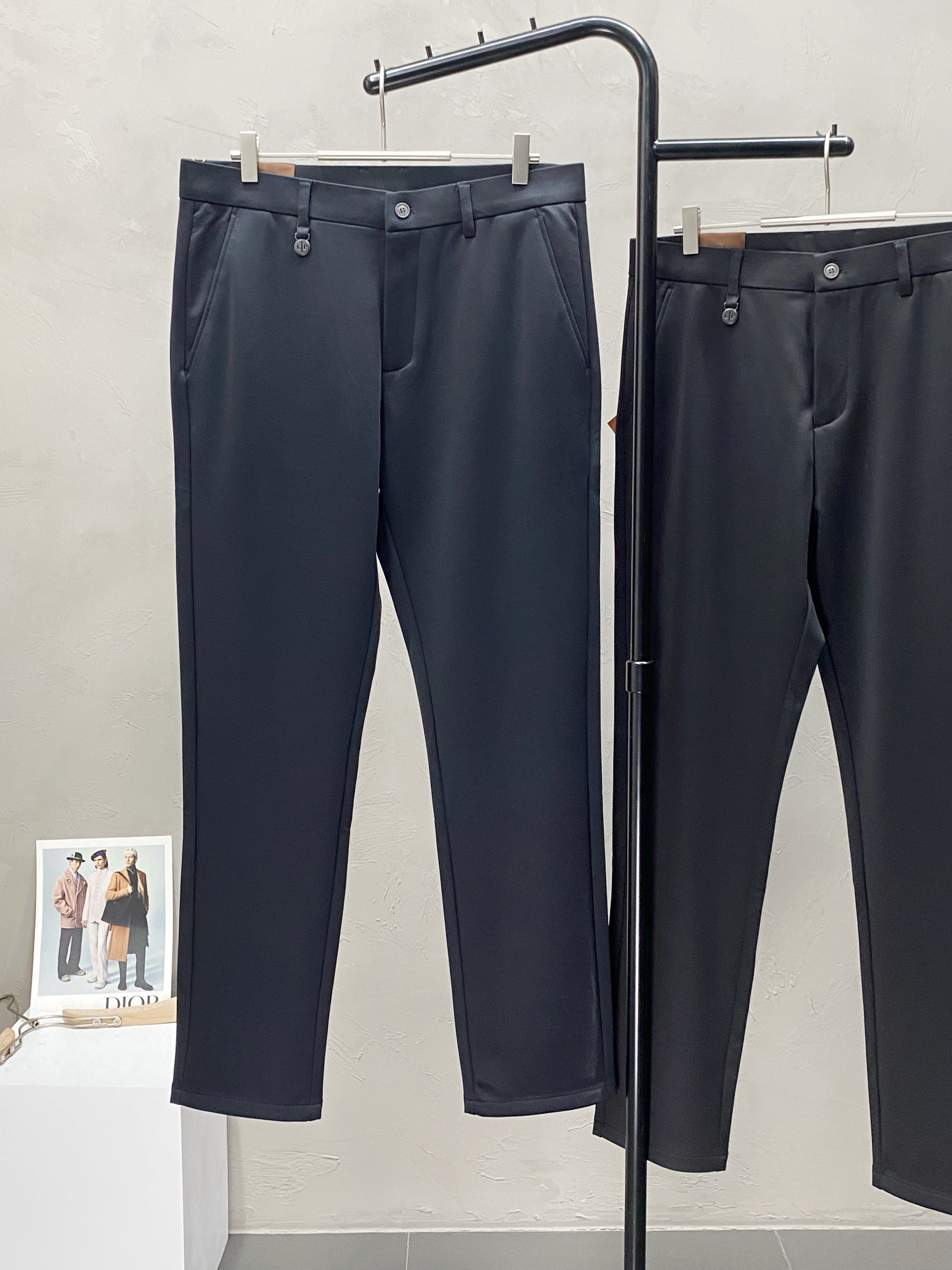 P500 LP-Loro Piana Noyo Piana 💥 Exclusive exclusive new casual pants High-end version! Counter customized fabrics Breathable comfort high impeccable details brand elements design concept reflects high quality feel delicate and soft! Presenting casual tailoring upper body shape is superb! 👍Yardage: 29-40