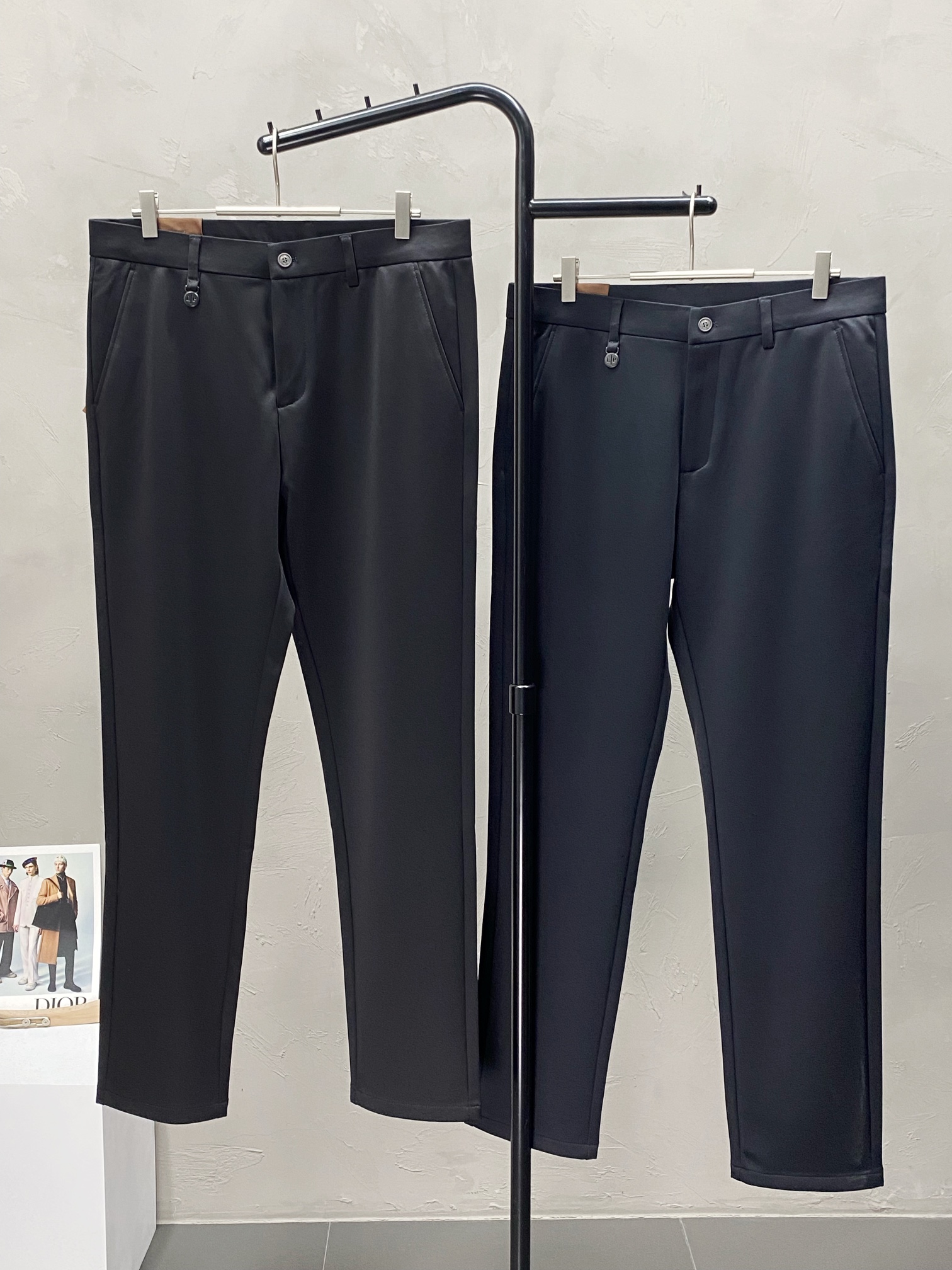 P500 LP-Loro Piana Noyo Piana 💥 Exclusive exclusive new casual pants High-end version! Counter customized fabrics Breathable comfort high impeccable details brand elements design concept reflects high quality feel delicate and soft! Presenting casual tailoring upper body shape is superb! 👍Yardage: 29-40