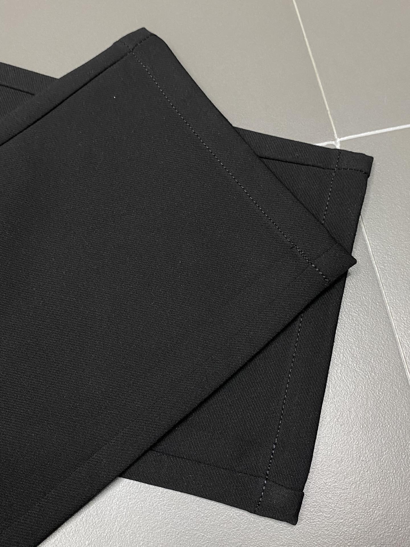 ¡P500 TOM FORD 💥 Exclusivo exclusivo nuevo pantalón casual Versión de gama alta! ¡Contador de telas a medida Transpirable comodidad de alta detalle impecable elementos de marca concepto de diseño que refleja la alta calidad se siente delicado y suave! ¡Presentación de sastrería casual forma superior del cuerpo es excelente! 👍Yardage: 29-40