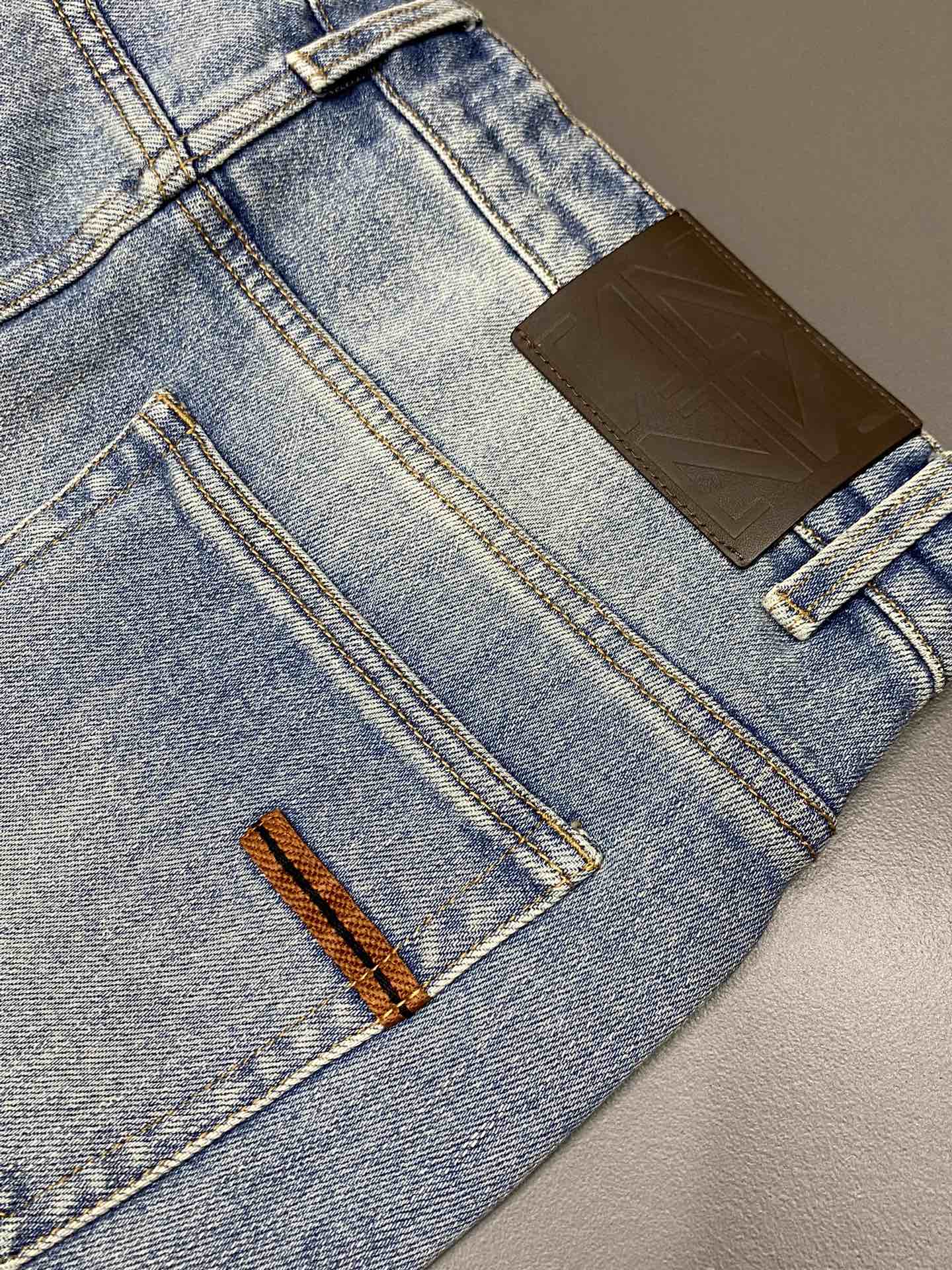 P640ZEGNA Ermenegildo Zegna 💥 Exclusivo exclusivo novo jeans casual 👖 Versão de alta qualidade! Contador tecido personalizado Conforto respirável alta detalhes impecáveis elementos da marca conceito de design reflete alta qualidade sensação delicada e macia! Apresentando alfaiataria casual na forma do corpo é excelente! Medidas: 30-38