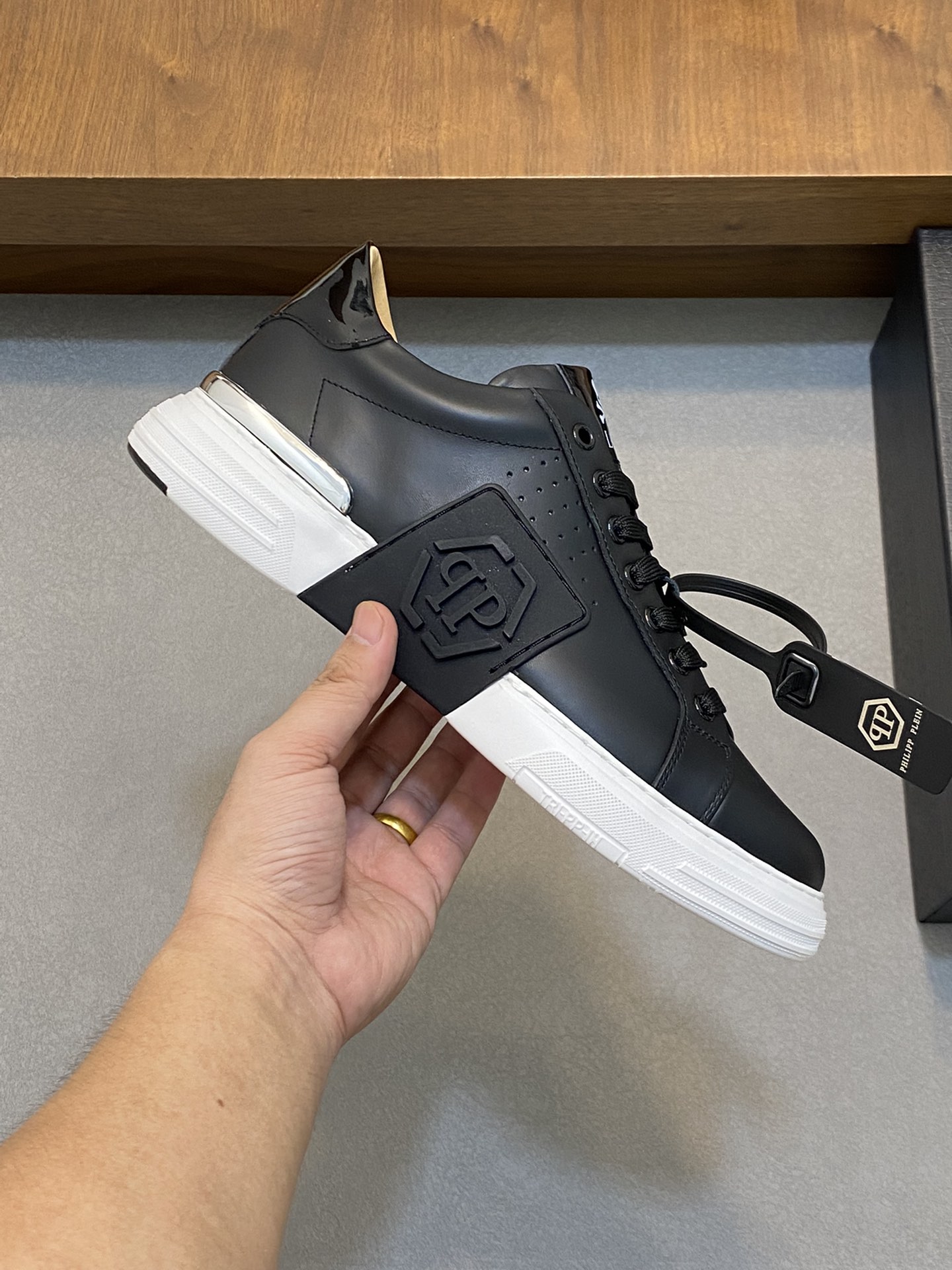 P720 PhiliPP Plein Germany PP Phili official website new men's shoes perfect shape to build 🔥 cowhide upper cowhide lining. Original rubber wear-resistant outsole 🔱 Shoes full of three-dimensional sense of full high-grade without losing taste fashion, novelty! Absolute focus code 39-44 (38, 45 customized)