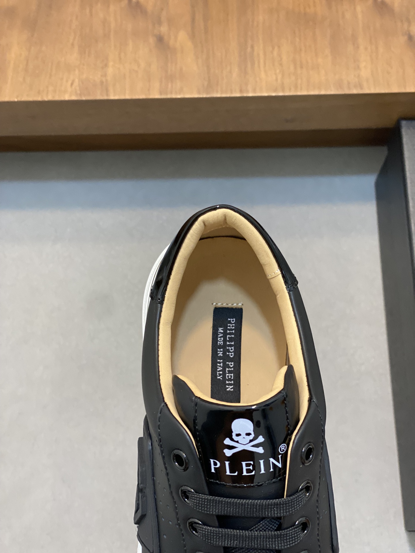 P720 PhiliPP Plein Germany PP Phili official website new men's shoes perfect shape to build 🔥 cowhide upper cowhide lining. Original rubber wear-resistant outsole 🔱 Shoes full of three-dimensional sense of full high-grade without losing taste fashion, novelty! Absolute focus code 39-44 (38, 45 customized)