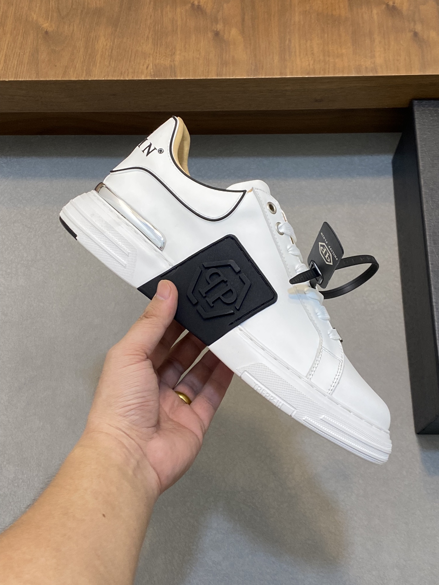 P720 PhiliPP Plein Germany PP Phili official website new men's shoes perfect shape to build 🔥 cowhide upper cowhide lining. Original rubber wear-resistant outsole 🔱 Shoes full of three-dimensional sense of full high-grade without losing taste fashion, novelty! Absolute focus code 39-44 (38, 45 customized)