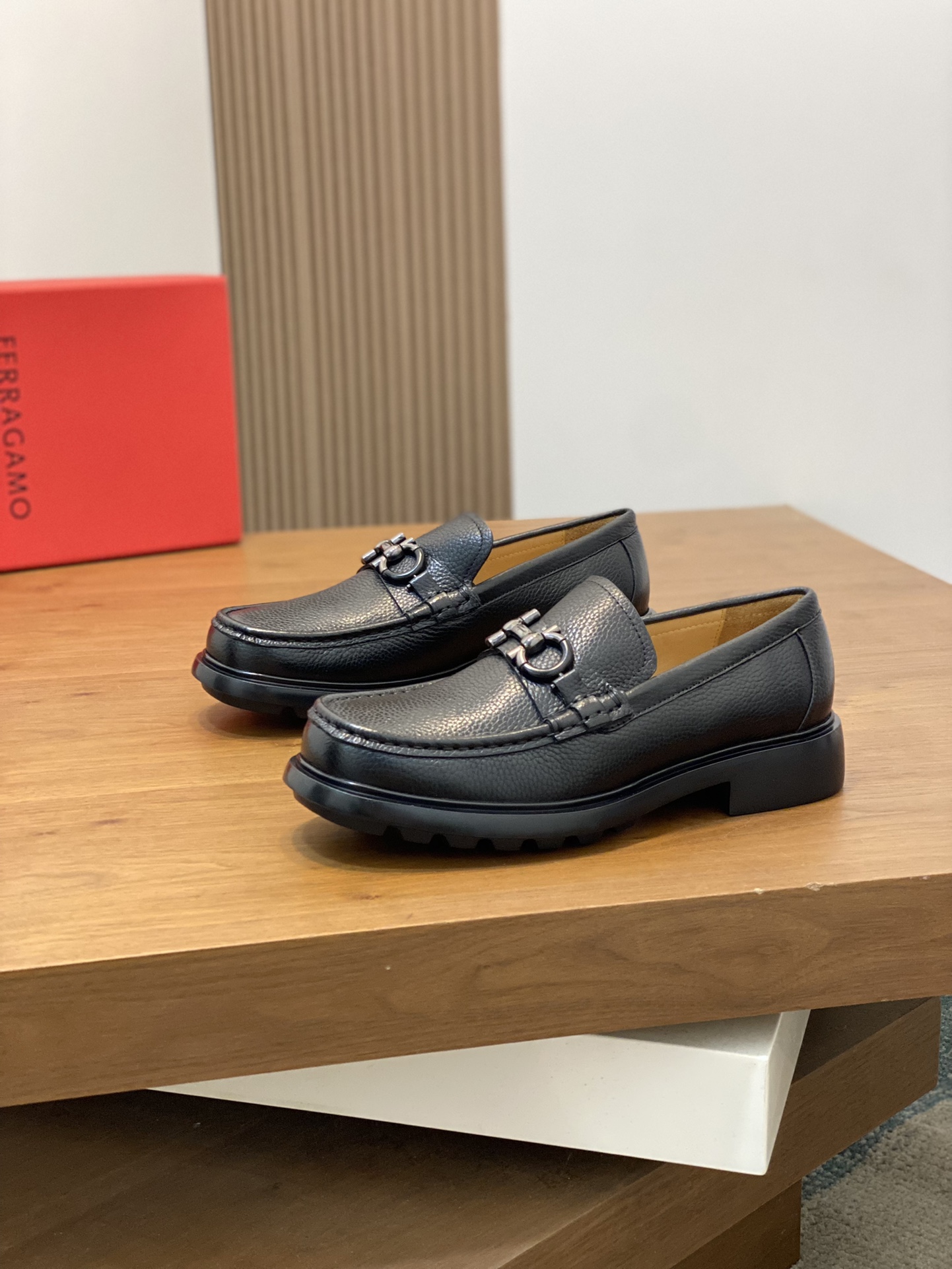 P840 FERRACAMO Ferragamo 🔍 Faye Fried Street Homme Dieu rehaussé surchaussures série en vente Configuration originale importée d'Italie tissu vachette original disposition classique gentleman généreux importé doublure vache teintée à l'eau SEMELLE : original spécial semelle super confortable talon original marchandises uniques 🔍 🔍 🔍 jaune de haute qualité peut être aléatoirement entré et sorti. Contre bienvenue pour comparer la taille 38-44 (peut être commandé 45).