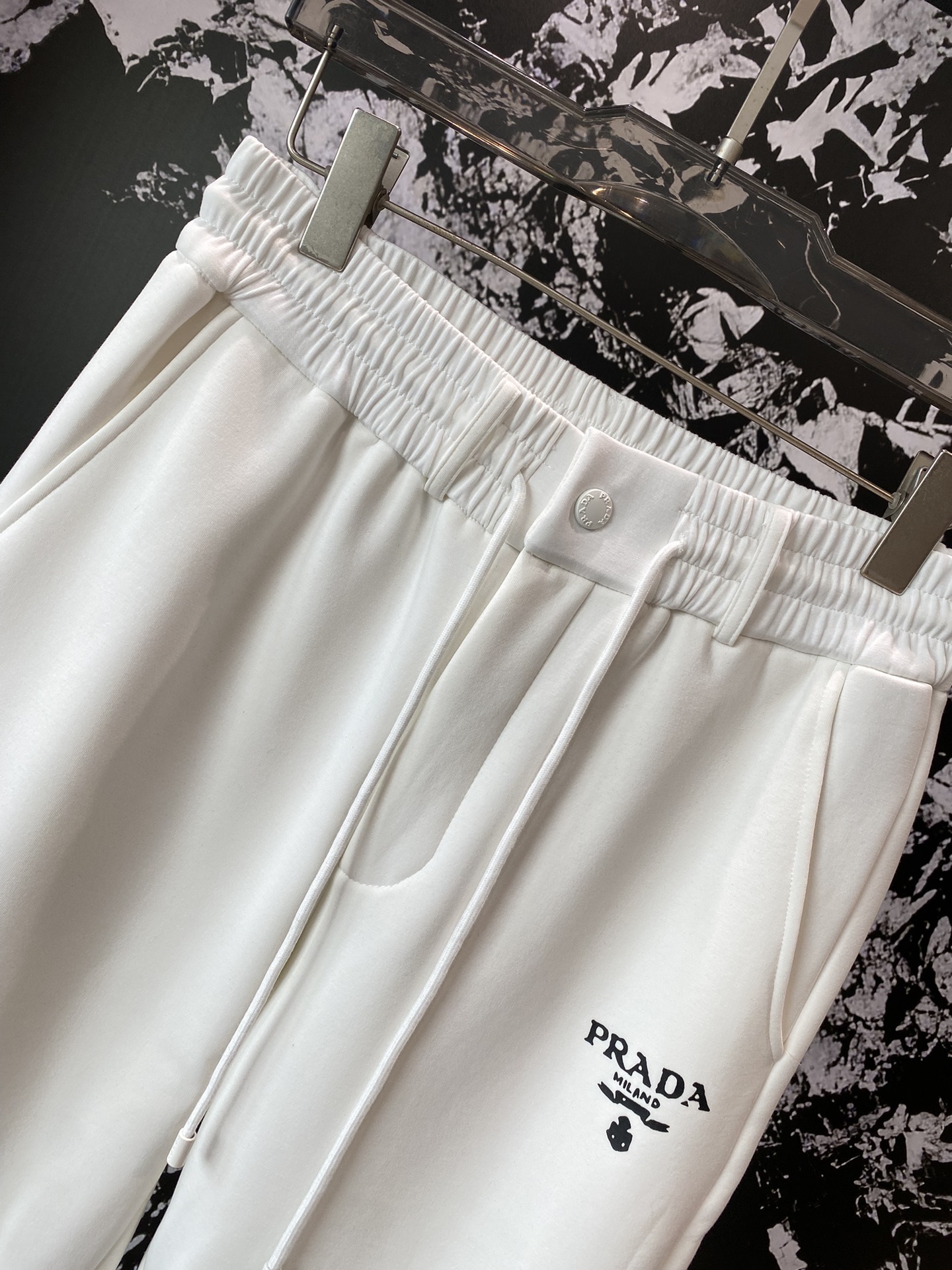 Prada 2024 fall and winter new casual pants! The official website synchronization sale brand classic LOGO casual pants customized fabric comfort is extremely good hand touch: Lie Office literacy is very high perfect quality craft padded models Size M-3 XL 🅿️520 - high imitation factory