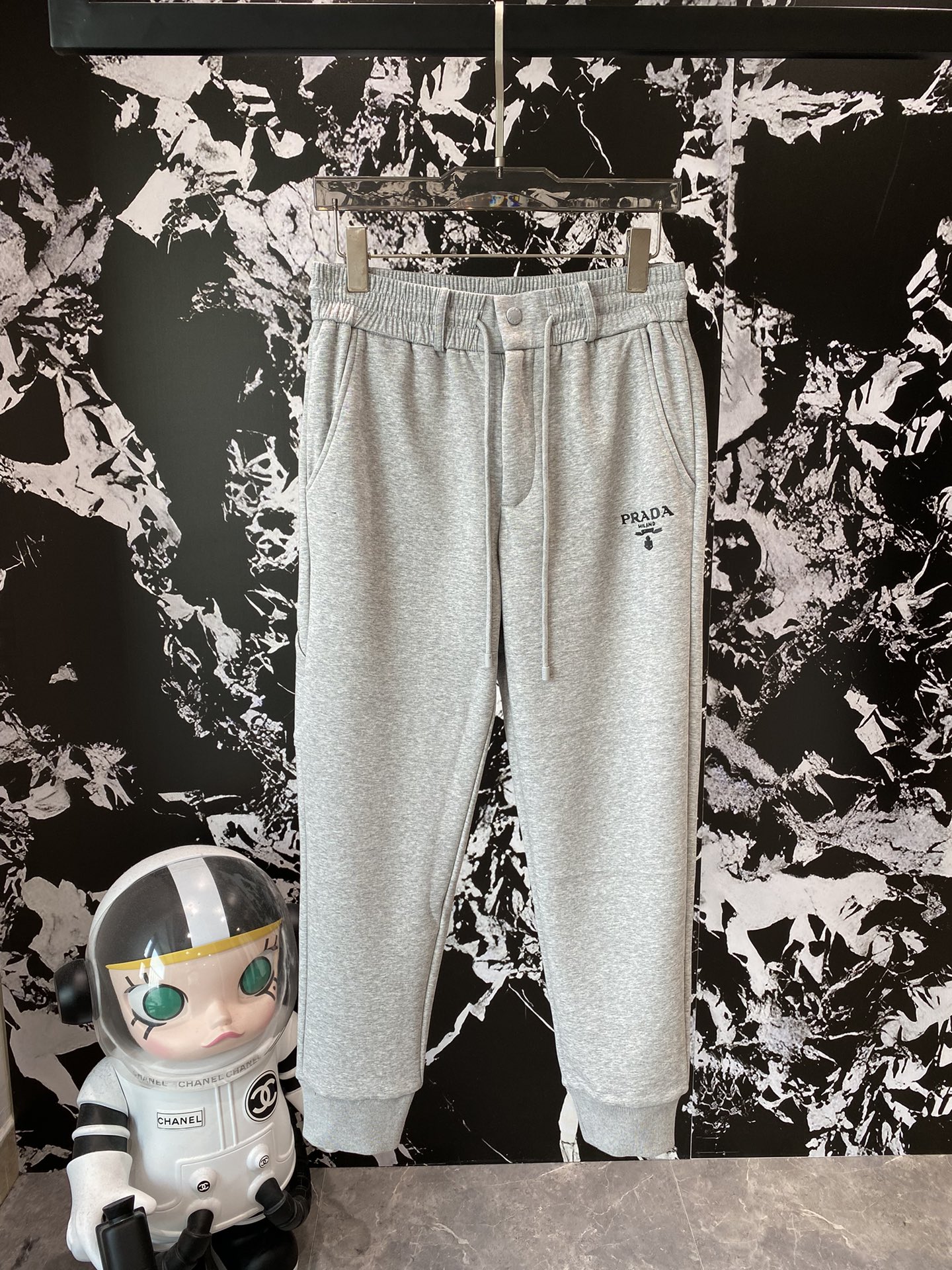 Prada 2024 fall and winter new casual pants! The official website synchronization sale brand classic LOGO casual pants customized fabric comfort is extremely good hand touch: Lie Office literacy is very high perfect quality craft padded models Size M-3 XL 🅿️520 - high imitation factory