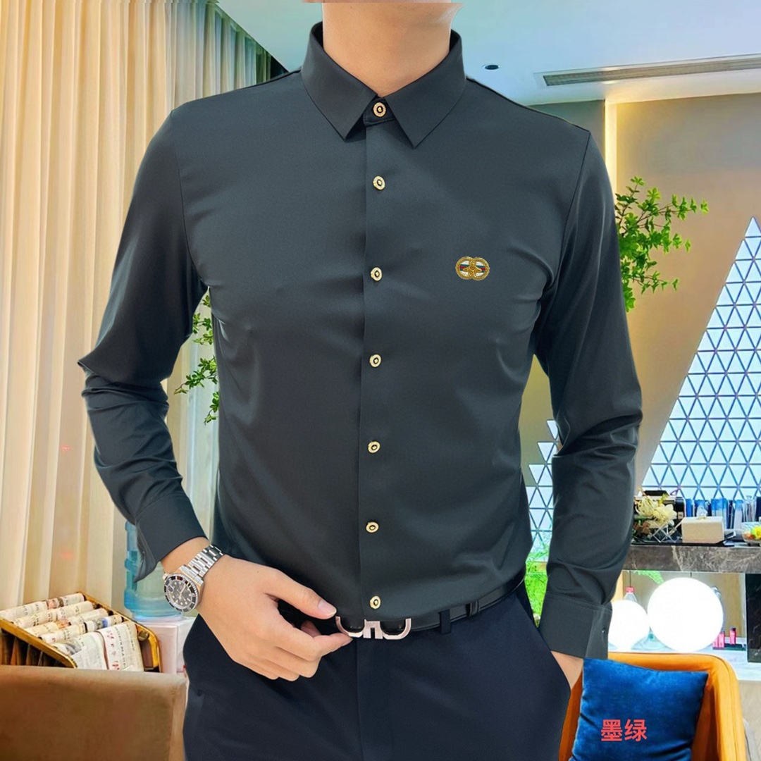 P440 Hermes Hermes 2024 Counter casual long sleeve shirt! The brand's latest elements logo heavy-duty design No trace of tailoring Imported 80-count ultra-high-count yarn cotton feel smooth and comfortable elastic good soft and delicate not easy to pilling! Extremely fashionable and durable to see the accent on the body is very handsome Comfortable and extremely stylish versatile models! Successful men must have! Size: M-4XL (178 140 pounds L Slim maximum 200 pounds)