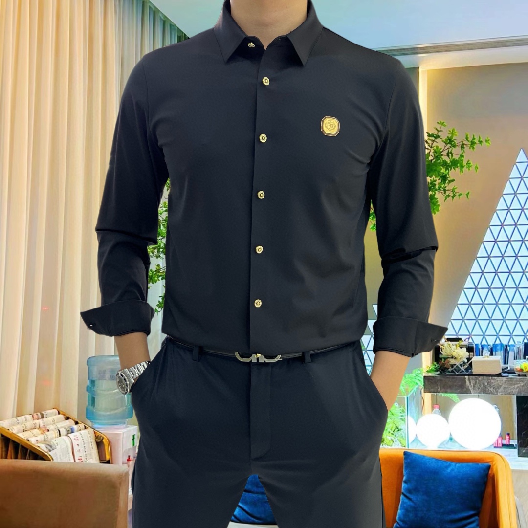 ¡P440 Hermes Hermes 2024 Contador casual camisa de manga larga! ¡El último elemento de la marca de logotipo de diseño de alta resistencia No hay rastro de sastrería Importado 80-cuento de algodón ultra-alta sensación suave y cómoda elasticidad buena suave y delicado no es fácil de pilling! ¡Extremadamente de moda y duradero para ver el acento en el cuerpo es muy guapo Cómodo y muy elegante modelos versátiles! ¡Los hombres de éxito debe tener! Tamaño: M-4XL (178 140 kg L Delgado máximo 200 kg)