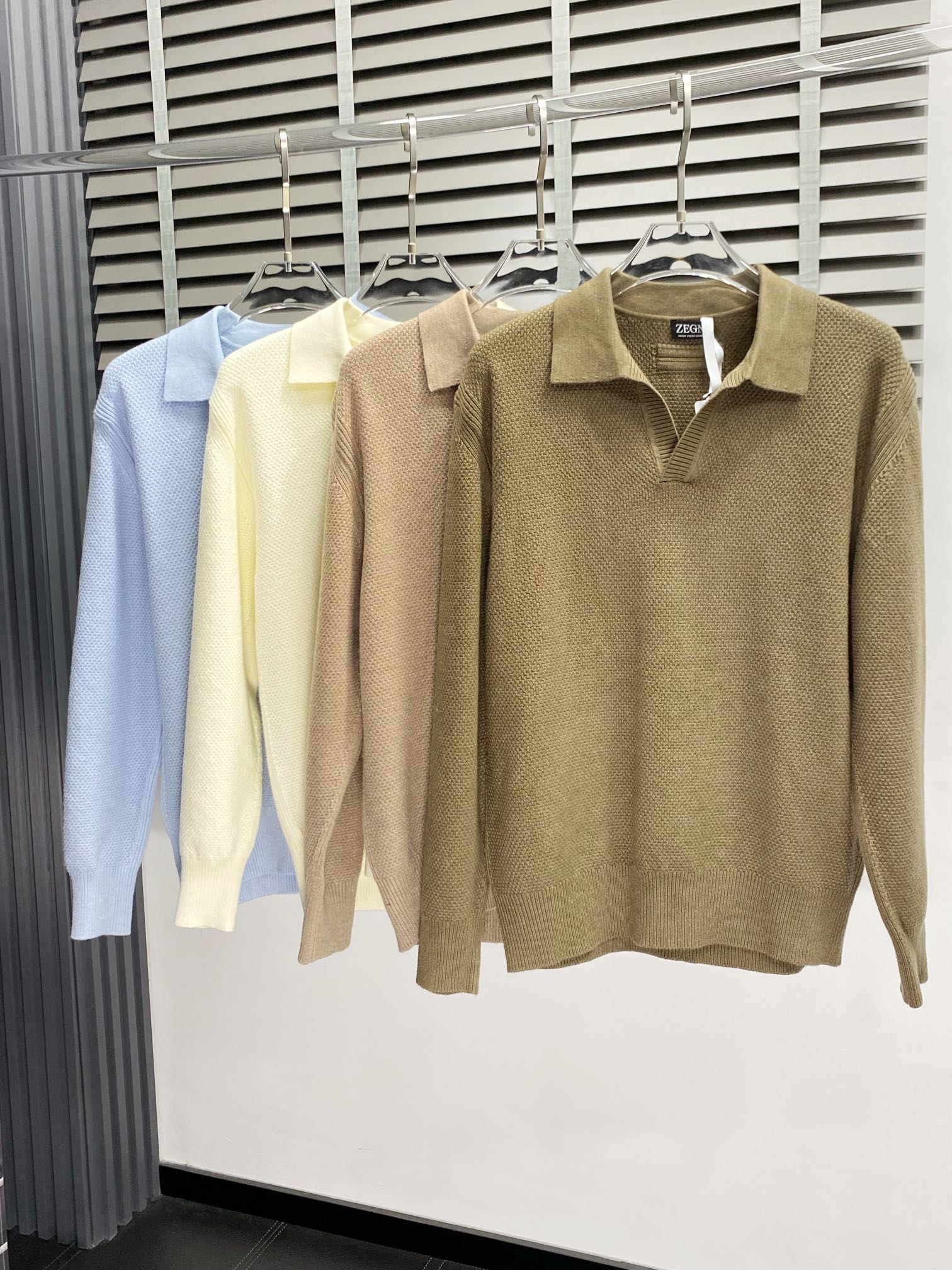 P720ZEGNA 에르메네질도 제냐 💥 독점 독점 새로운 남성 캐주얼 니트 라펠 점퍼 패션 다재다능한 폭발적인 모델의 고급 맞춤형 고급 버전 ⚠️⚠️✨✨ 수입 원단은 매우 부드럽고 섬세한 착용감 피부 친화적이고 편안한 고급 부티크 OEM 고급 솜씨 몸에 매우 좋은 남성 필수품 단일 제품 완료 3 개의 라벨 사이즈 M-2XL