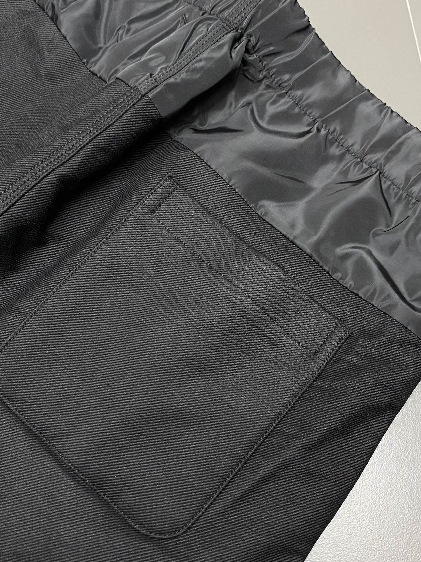 Image [8]-P570 Madison Margiela Mason Margiela MM6💥 Exclusif nouveau pantalon décontracté automne et hiver Version haut de gamme ! Contre les tissus personnalisés Confort respirant avec des détails impeccables Éléments de la marque Concepts de conception reflétant la haute qualité Délicat et doux au toucher ! La coupe décontractée actuelle sur la forme du corps est superbe ! Longueur : M-3XL-Sacs de haute qualité