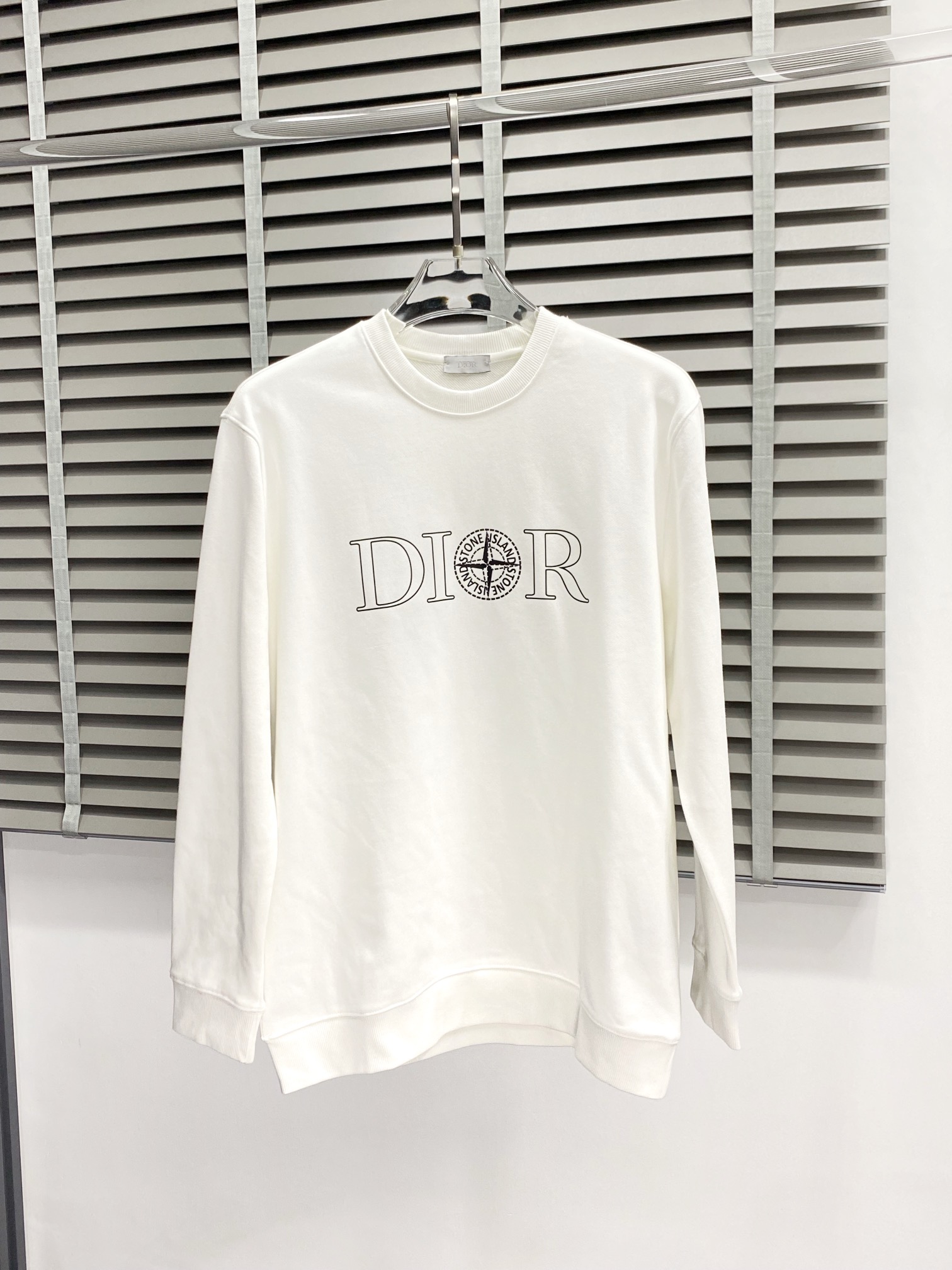 Imagem [3]-P520 Dior Dior 💥 Exclusivo exclusivo novo suéter pulôver casual masculino de primavera e outono Versão high-end personalizada de alta qualidade dos modelos explosivos versáteis da moda ⚠️⚠️✨✨ Os tecidos importados são supermacios e delicados Desgaste amigável à pele e confortável Fábrica de boutique de alta qualidade acabamento fino no corpo é muito bom Produto único essencial para homens Três jardas completas de bolsas S-3XL-High-fashion