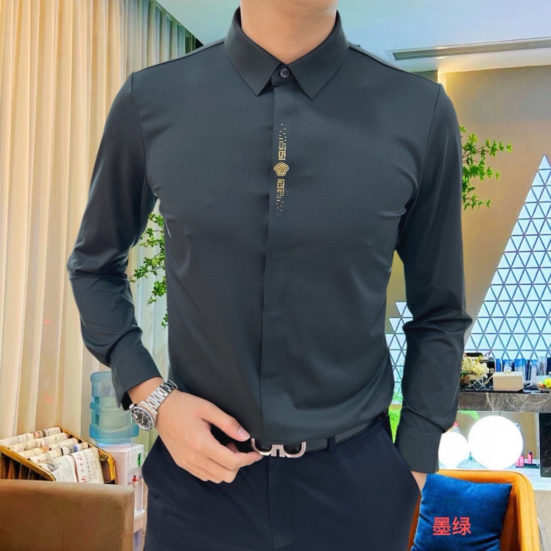 P440 VER Versace 2024 Counter casual long sleeve shirt! The brand's latest elements logo heavy-duty design No trace of tailoring Imported 80-count ultra-high-count cotton feel smooth and comfortable elasticity good soft and delicate not easy to pilling! Extremely fashionable and durable to see the accent on the body is very handsome Comfortable ultimate stylish versatile models! Successful men must have! Size: M-4XL (178 140 pounds L Slim maximum 200 pounds)