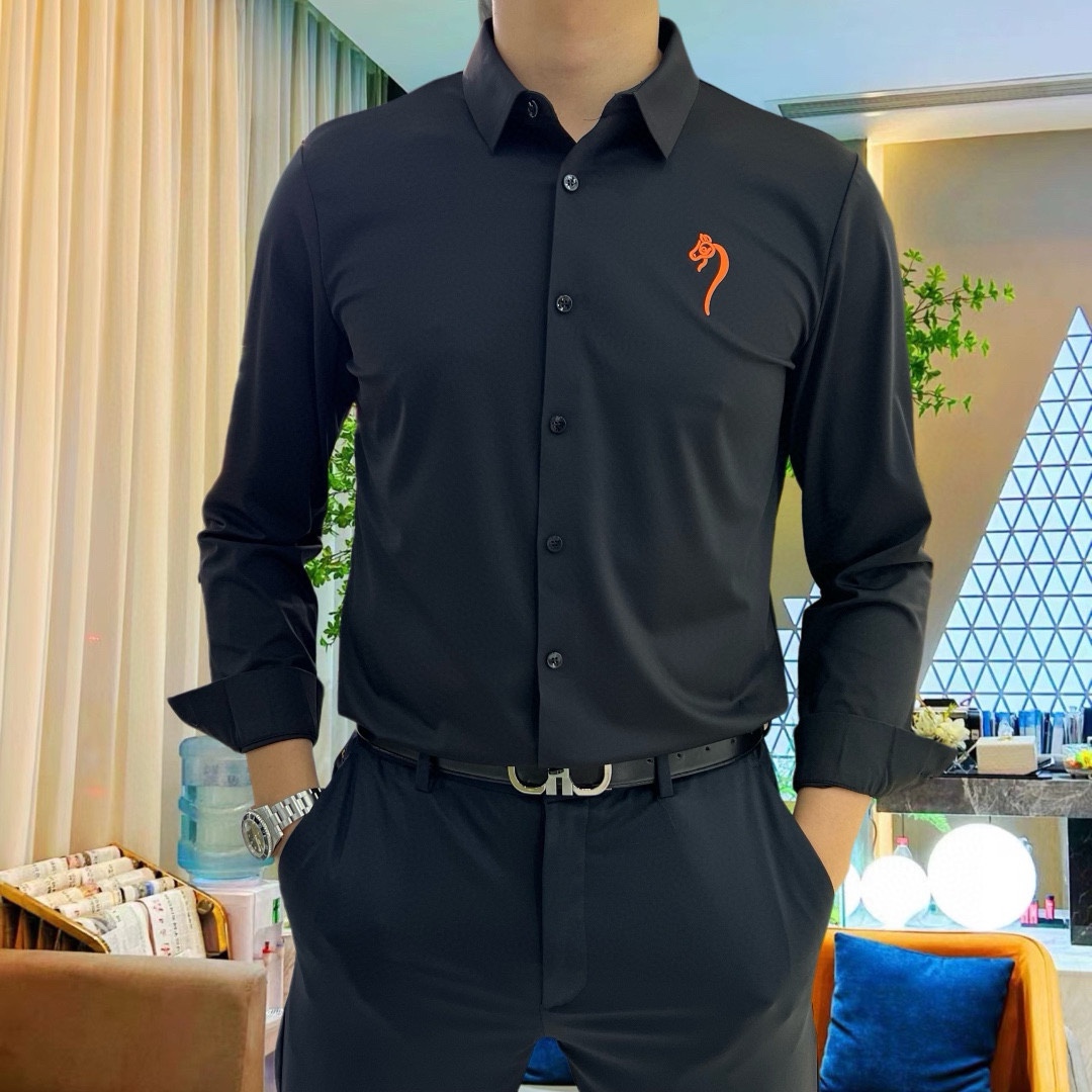 P440 Hermes Hermes 2024 Counter casual long sleeve shirt! The brand's latest elements logo heavy-duty design No trace of tailoring Imported 80-count ultra-high-count yarn cotton feel smooth and comfortable elastic good soft and delicate not easy to pilling! Extremely fashionable and durable to see the accent on the body is very handsome Comfortable and extremely stylish versatile models! Successful men must have! Size: M-4XL (178 140 pounds L Slim maximum 200 pounds)