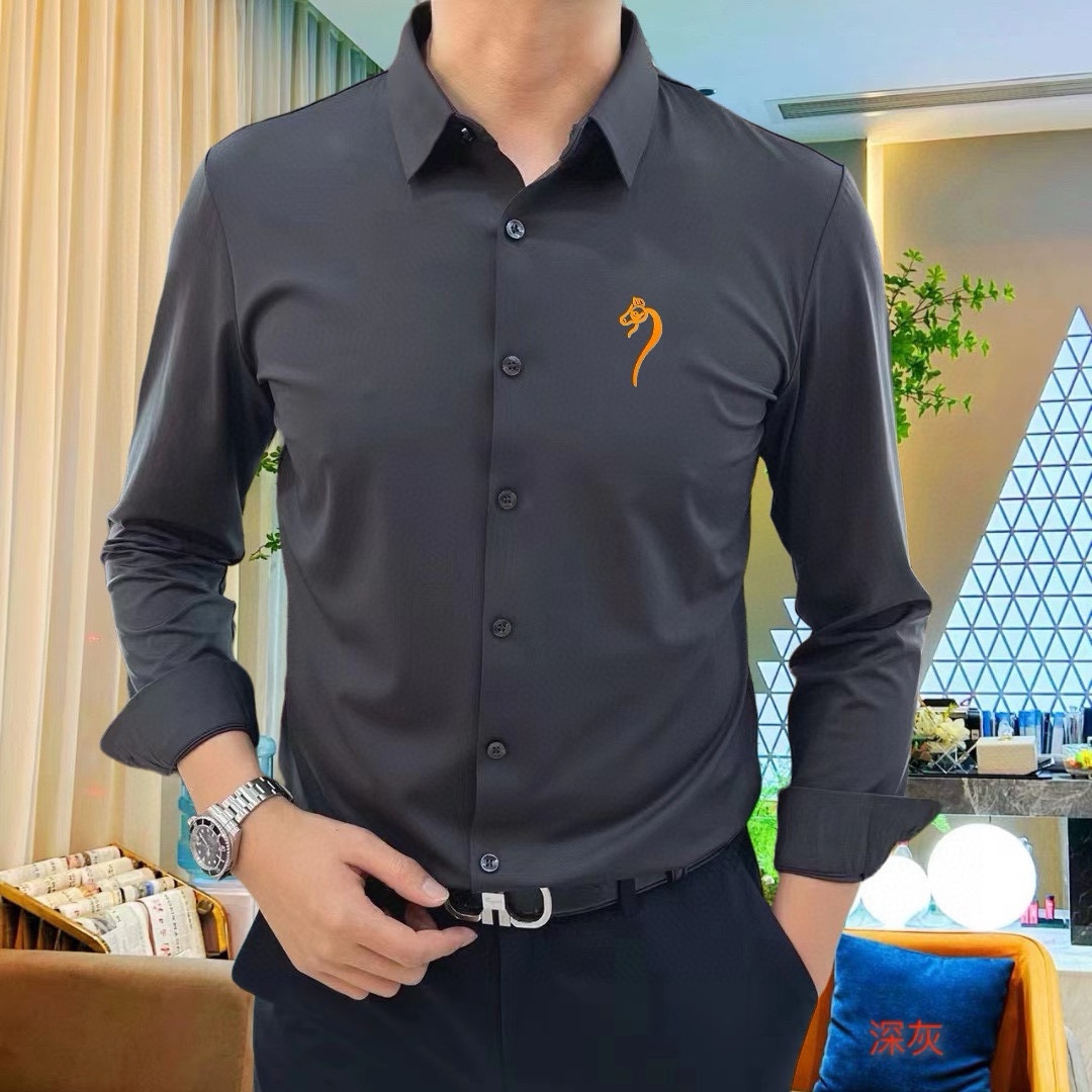 P440 Hermes Hermes 2024 Counter casual long sleeve shirt! The brand's latest elements logo heavy-duty design No trace of tailoring Imported 80-count ultra-high-count yarn cotton feel smooth and comfortable elastic good soft and delicate not easy to pilling! Extremely fashionable and durable to see the accent on the body is very handsome Comfortable and extremely stylish versatile models! Successful men must have! Size: M-4XL (178 140 pounds L Slim maximum 200 pounds)