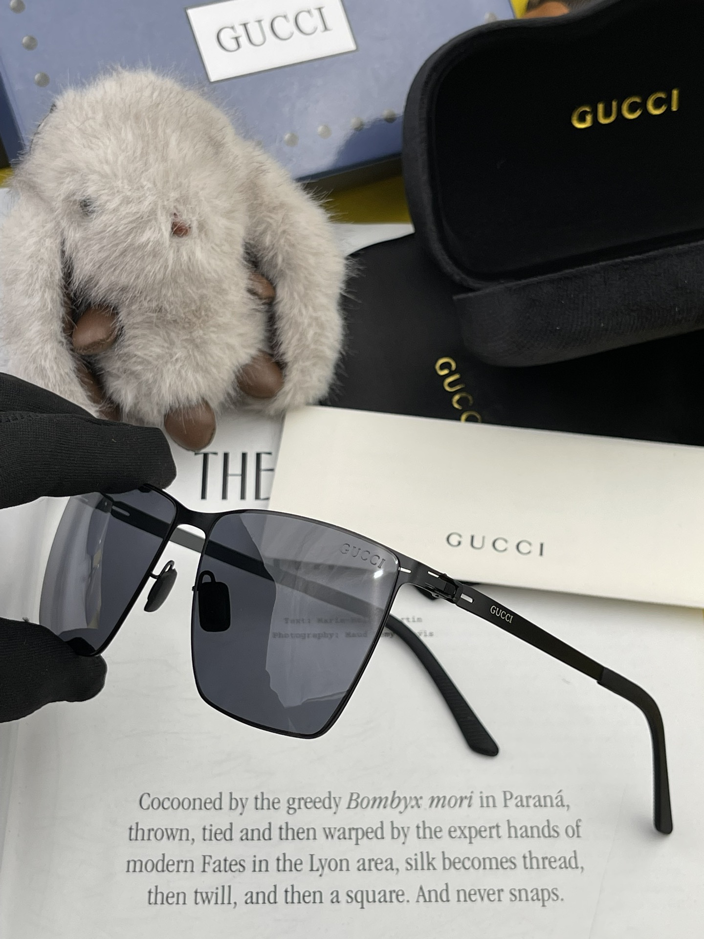 P205♦️ GUCCI 2024 novos modelos de casais de homens e mulheres óculos de sol poligonais óculos de sol chapeamento ip nunca desbotam ultraleve e super flexível os óculos inteiros sem parafusos é importante para a pressão não é ruim lentes de nylon de alta definição, artesanato requintado o material original atmosfera casual não é exigente um óculos de sol para usar o super grande nome 🤗🤗 especialmente bonito modelo essencial de verão Modelo: G5733