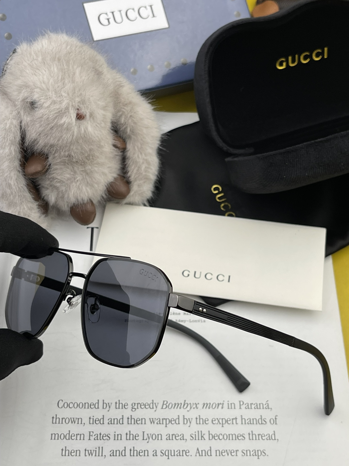 P205♦️ GUCCI 2024 novos modelos de casais de homens e mulheres óculos de sol poligonais óculos de sol chapeamento ip nunca desbotam ultraleve e super elástico os óculos inteiros sem parafusos é importante pressionar não é ruim lentes de nylon de alta definição, artesanato requintado o material original atmosfera casual não é exigente um óculos de sol para usar o super grande nome 🤗🤗 especialmente bonito modelo essencial de verão 0228